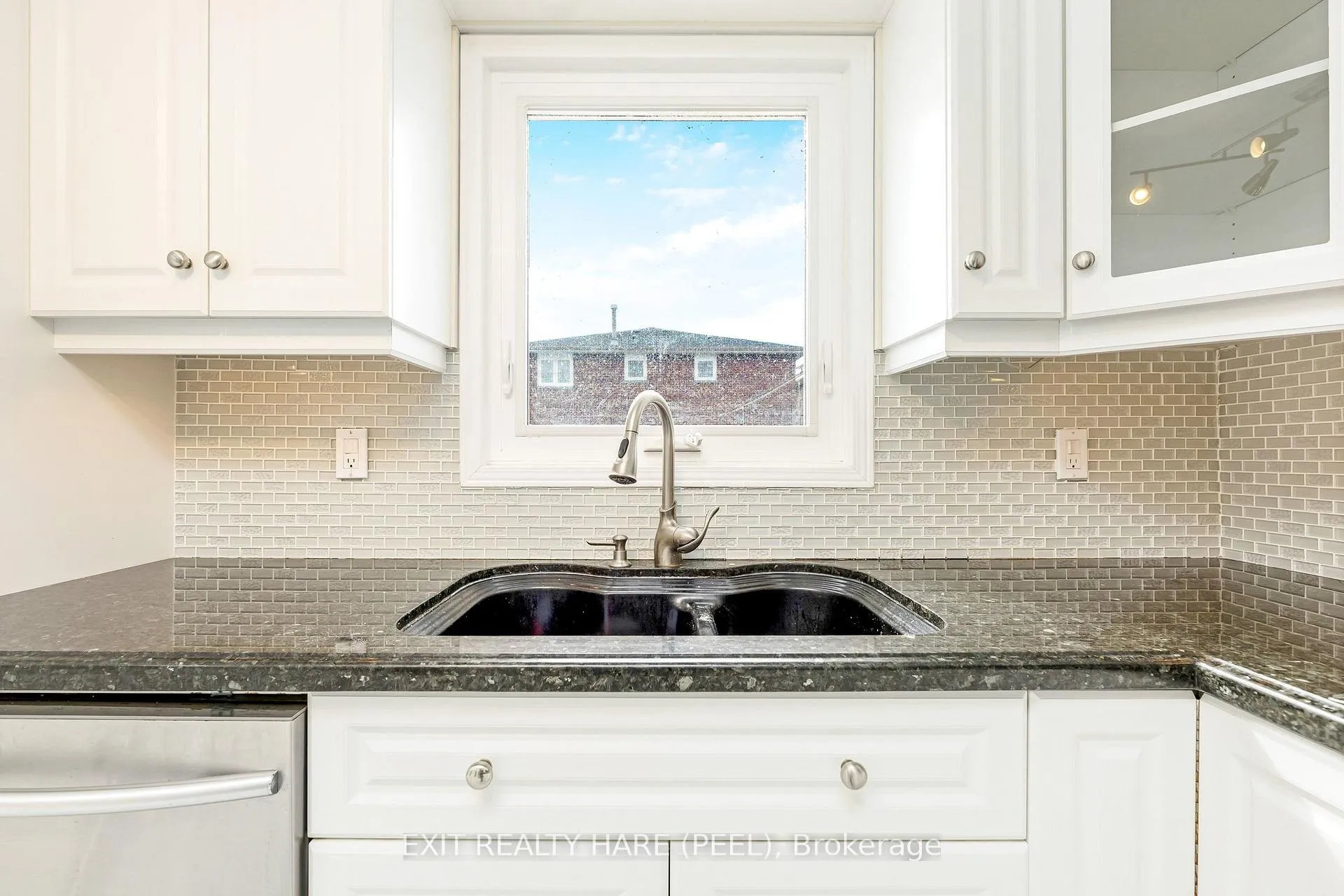 Photo 19 of 6 Ruth Avenue, Brampton, Heart Lake West — HOMEH