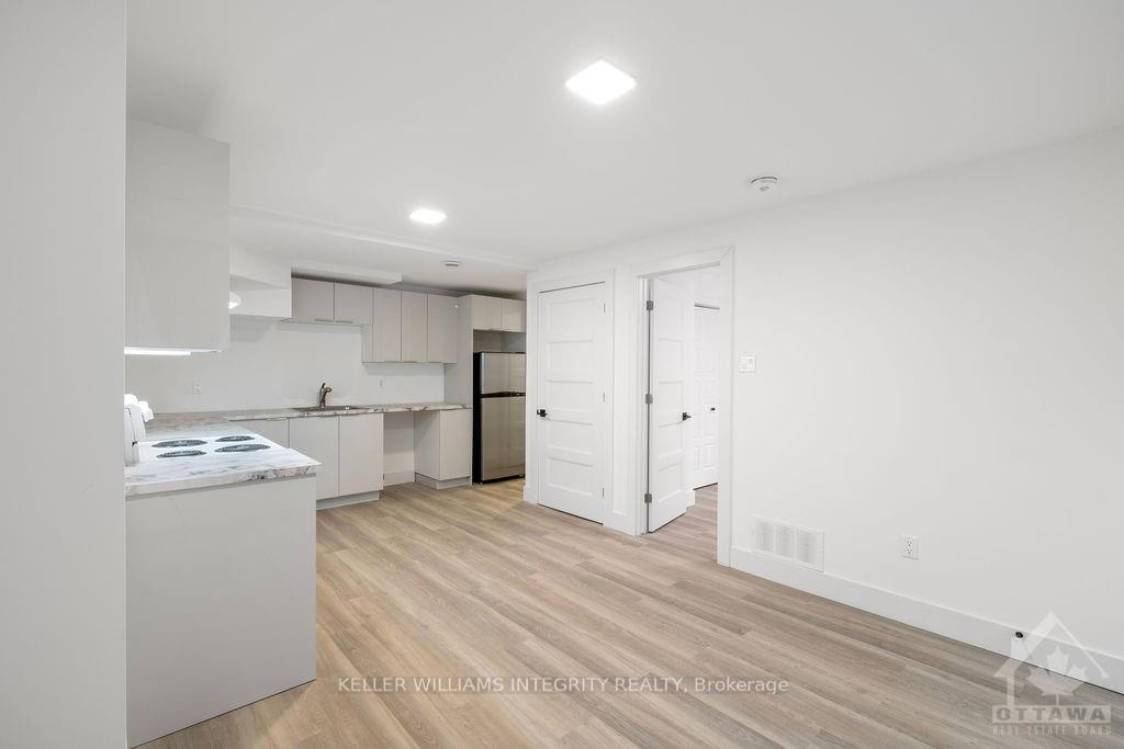 Photo 4 of Unit B, 225 Glynn Avenue, Ottawa, Overbrook/Castle Heights — HOMEH