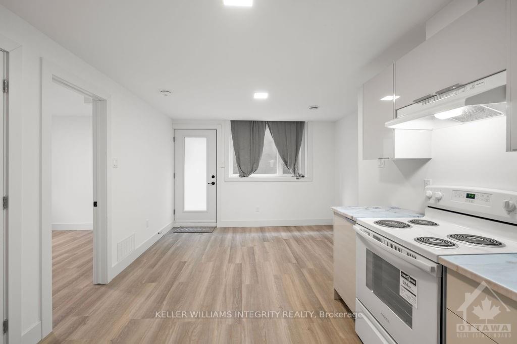 Photo 5 of Unit B, 225 Glynn Avenue, Ottawa, Overbrook/Castle Heights — HOMEH