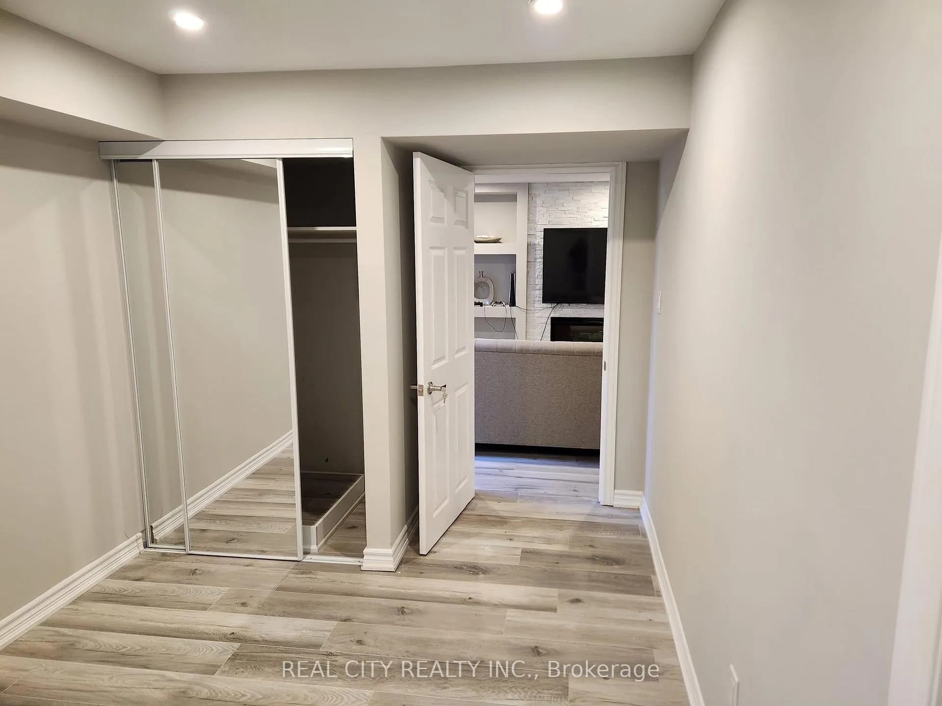 Photo 5 of Unit Basement, 2364 Equestrian Crescent, Oshawa, Windfields — HOMEH