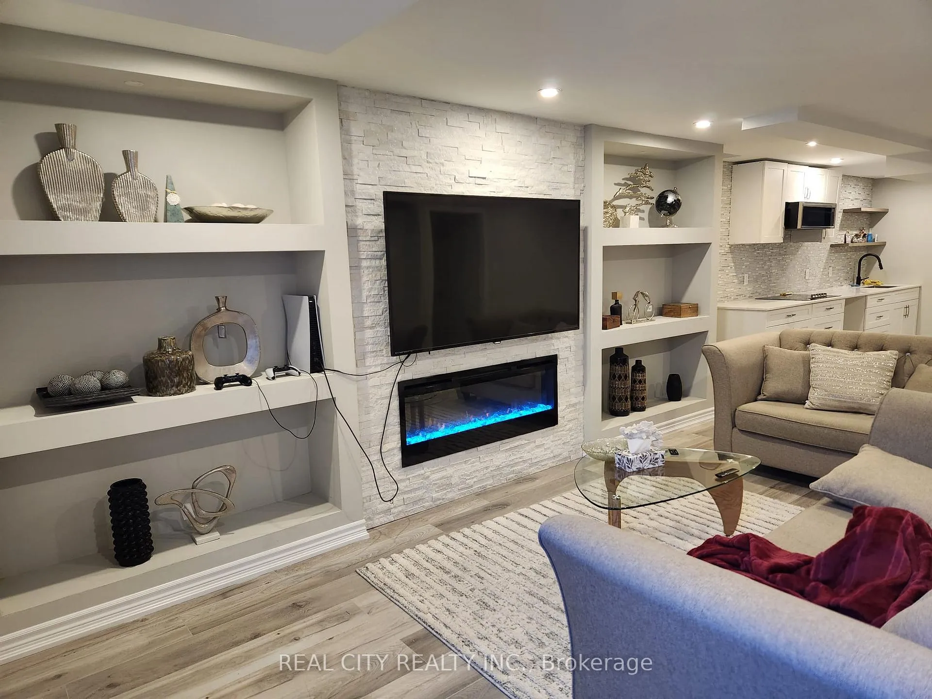 Photo 17 of Unit Basement, 2364 Equestrian Crescent, Oshawa, Windfields — HOMEH