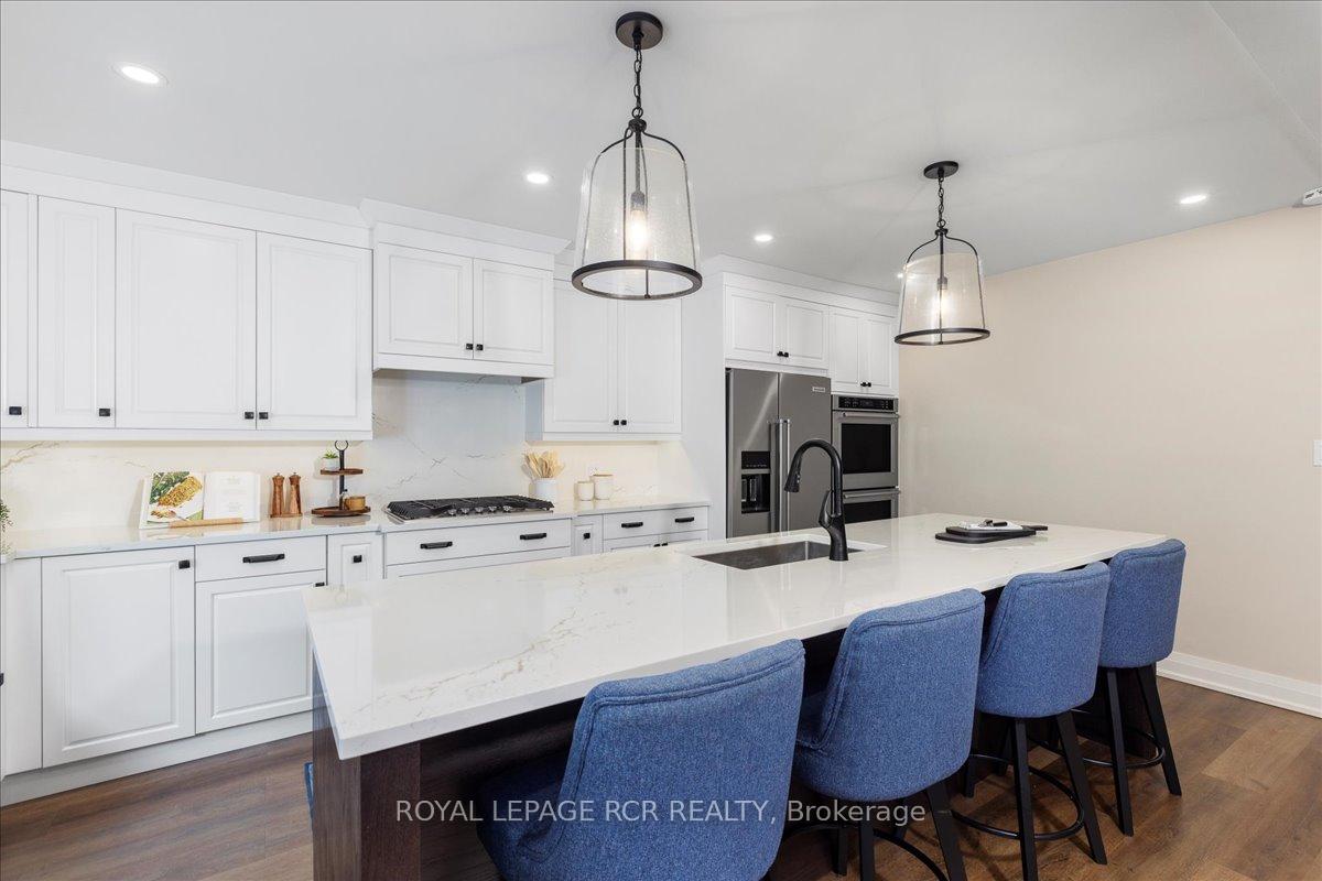 Photo 10 of 448 Dover Crescent, Newmarket, Bristol-London — HOMEH