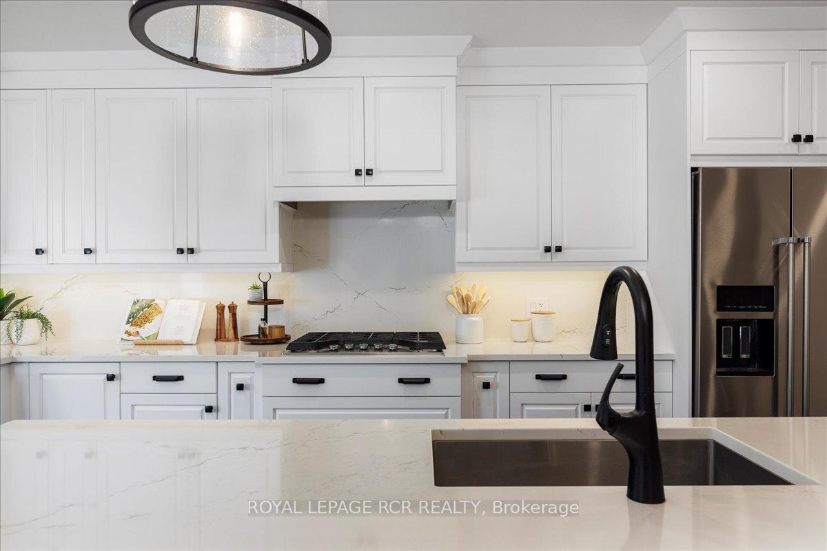 Photo 11 of 448 Dover Crescent, Newmarket, Bristol-London — HOMEH