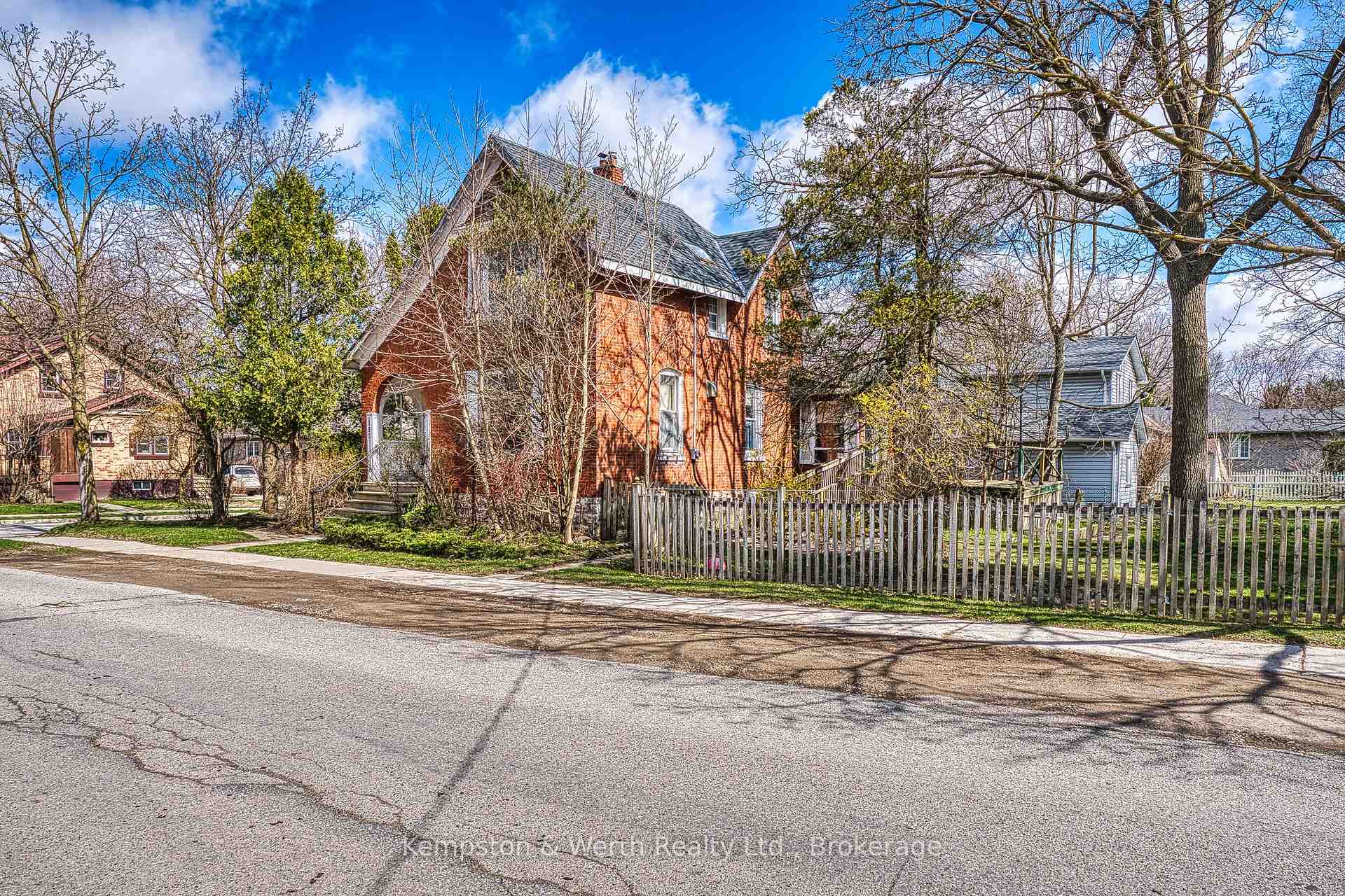Photo 4 of 195 Campbell Street W, North Perth, Listowel — HOMEH