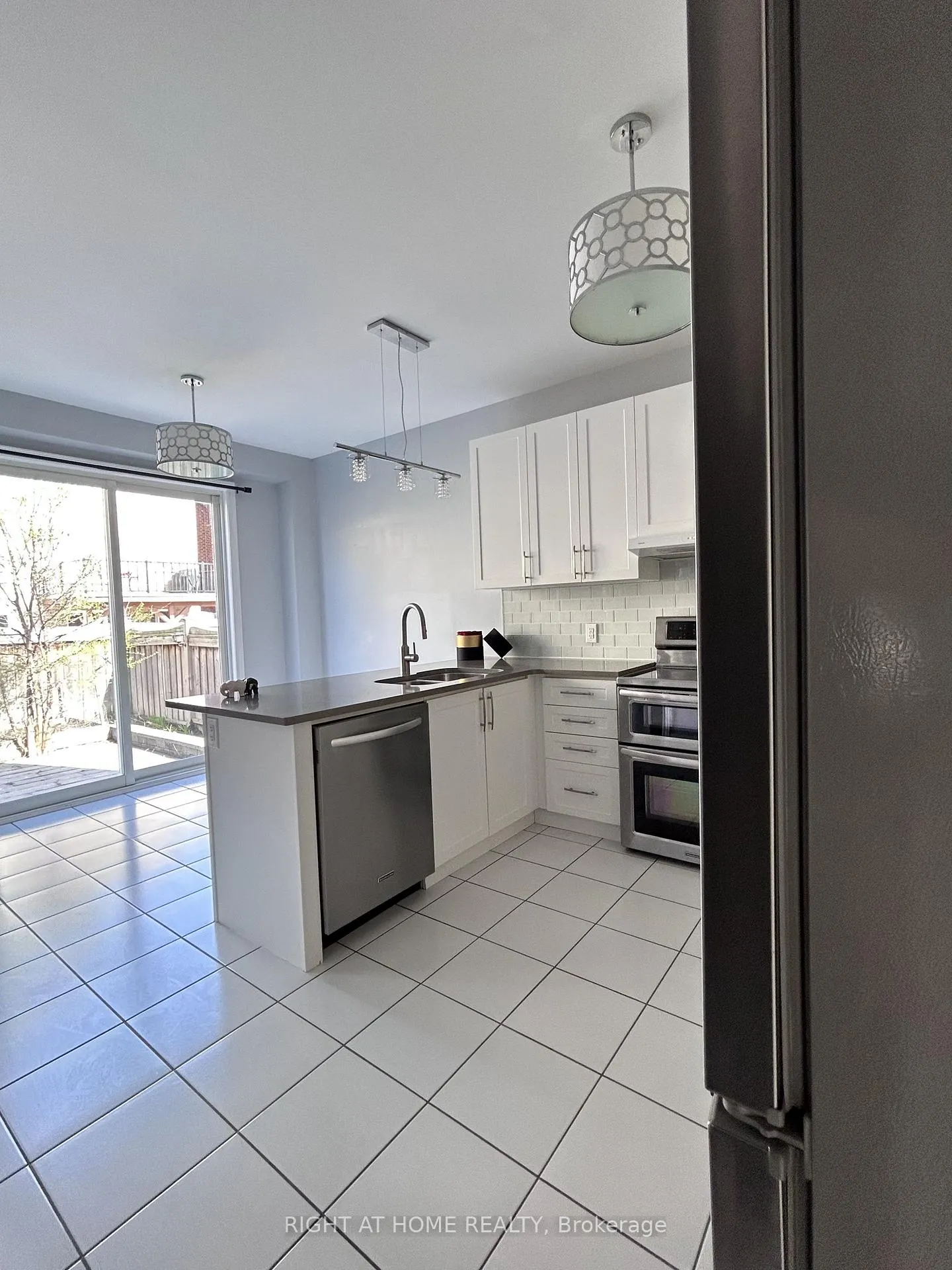 Photo 6 of 438 Kwapis Boulevard, Newmarket, Woodland Hill — HOMEH