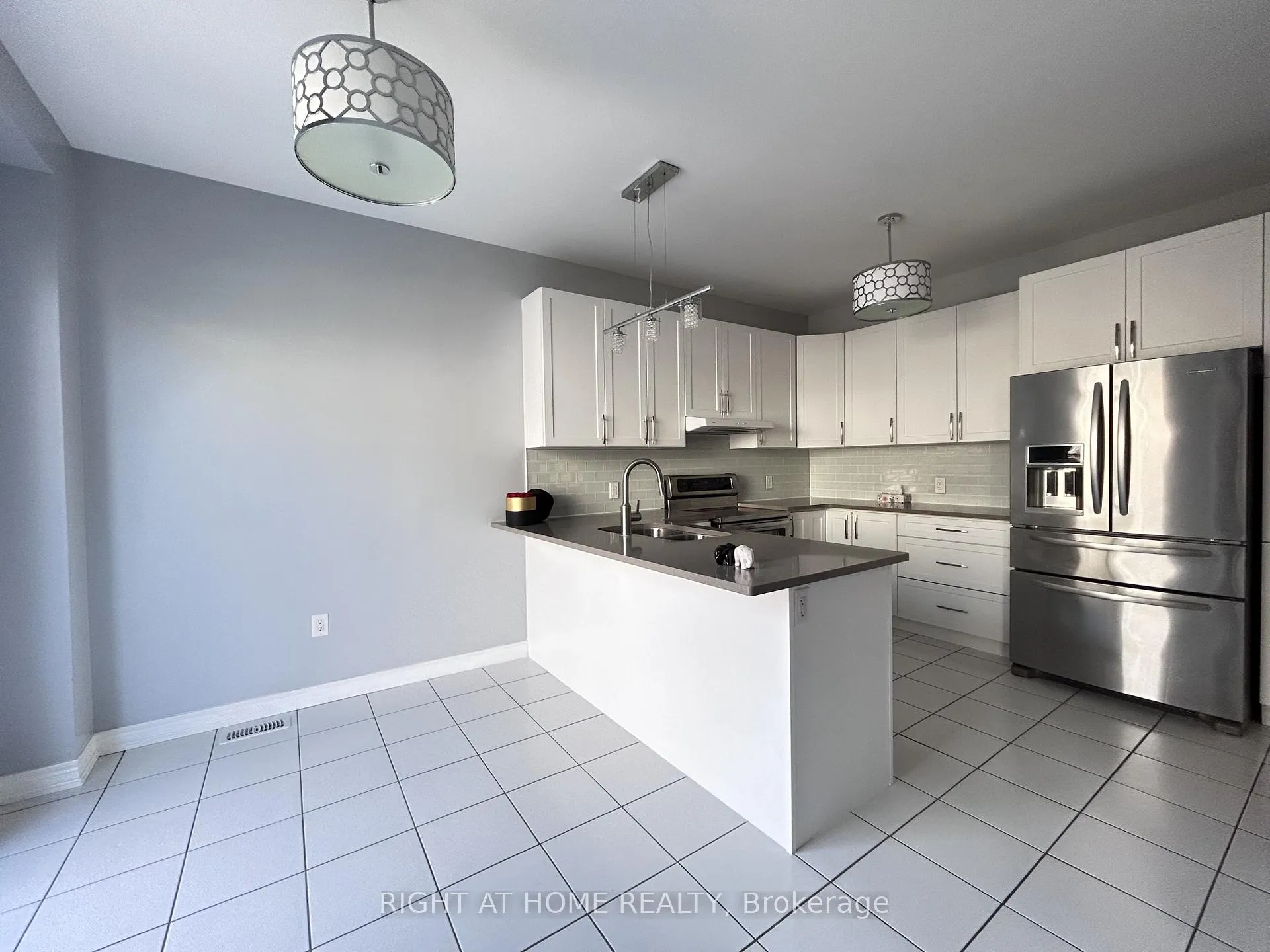 Photo 7 of 438 Kwapis Boulevard, Newmarket, Woodland Hill — HOMEH