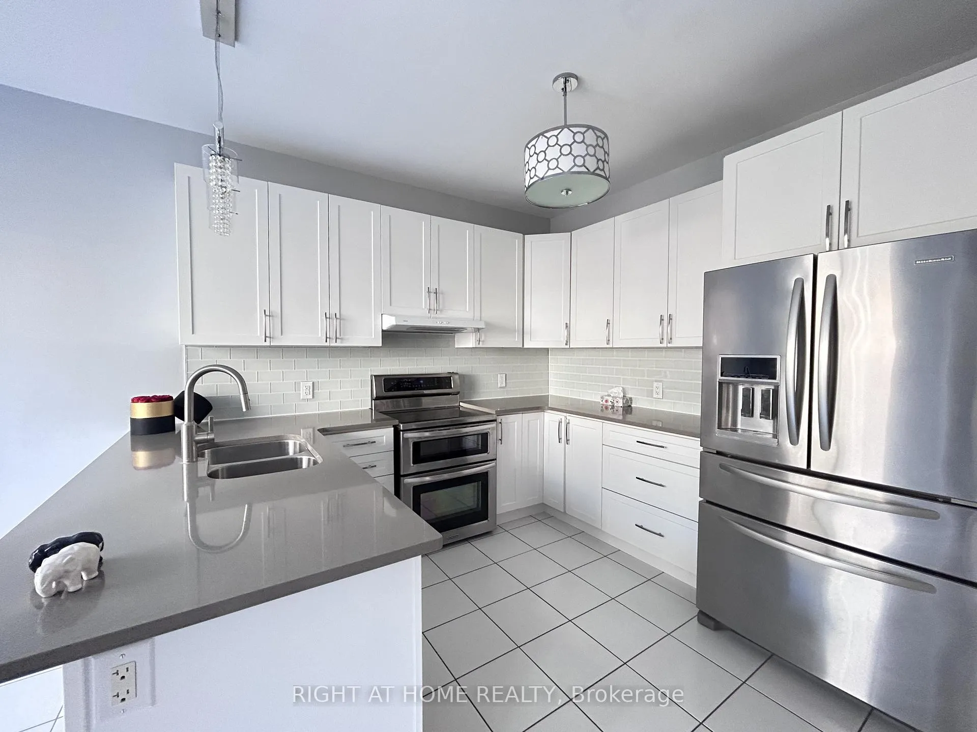 Photo 8 of 438 Kwapis Boulevard, Newmarket, Woodland Hill — HOMEH