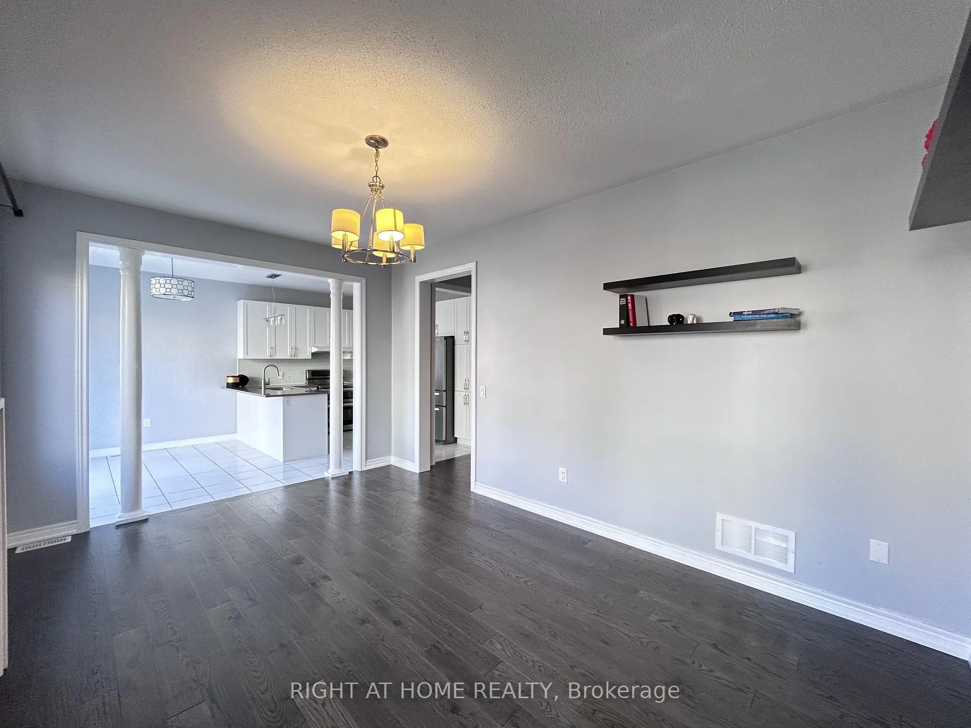 Photo 10 of 438 Kwapis Boulevard, Newmarket, Woodland Hill — HOMEH
