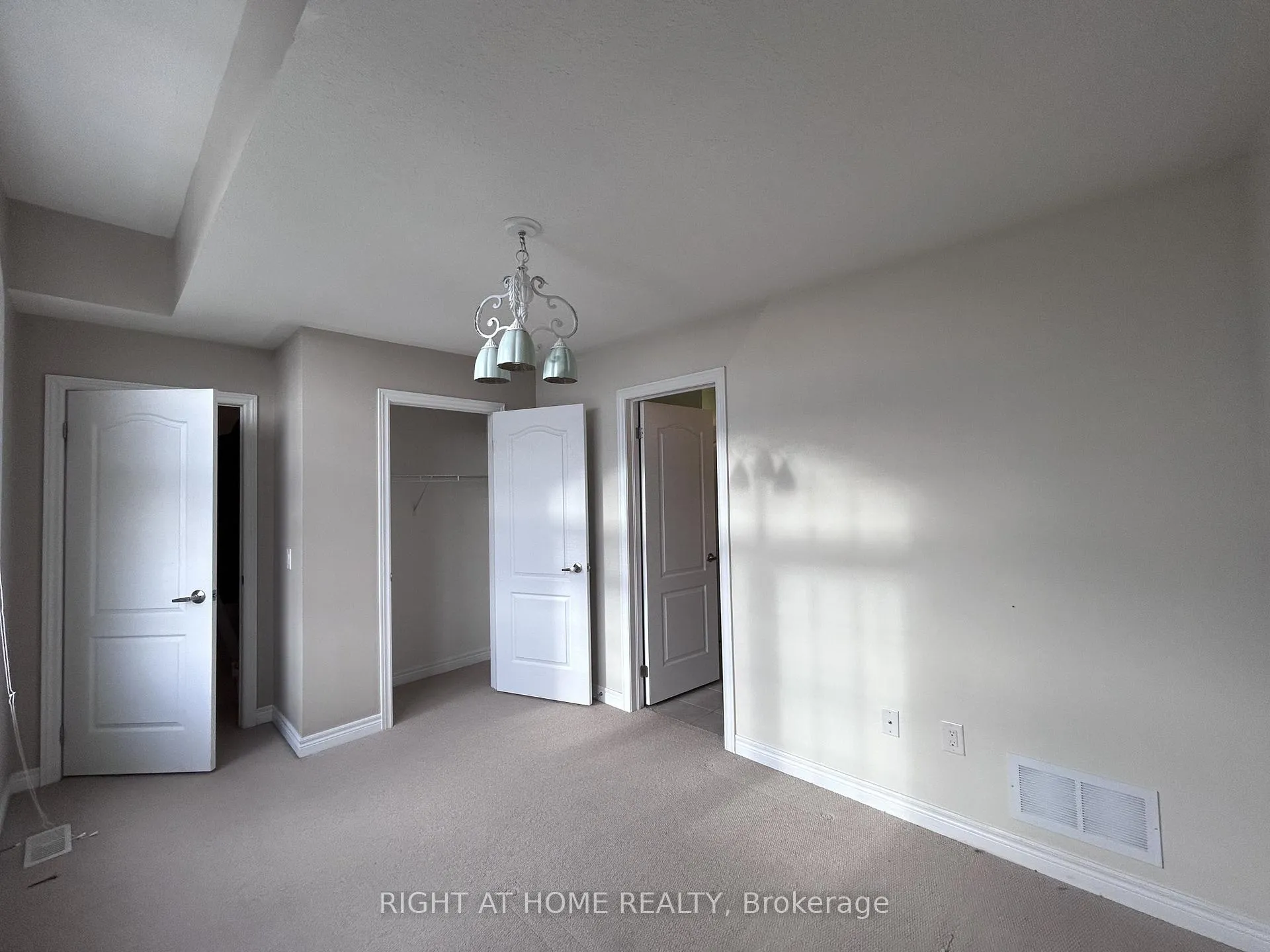 Photo 13 of 438 Kwapis Boulevard, Newmarket, Woodland Hill — HOMEH