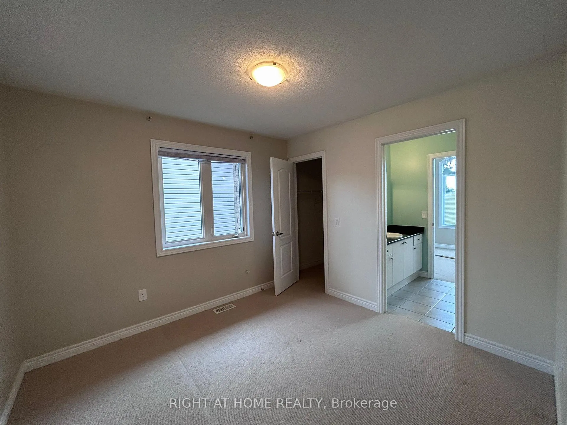 Photo 16 of 438 Kwapis Boulevard, Newmarket, Woodland Hill — HOMEH