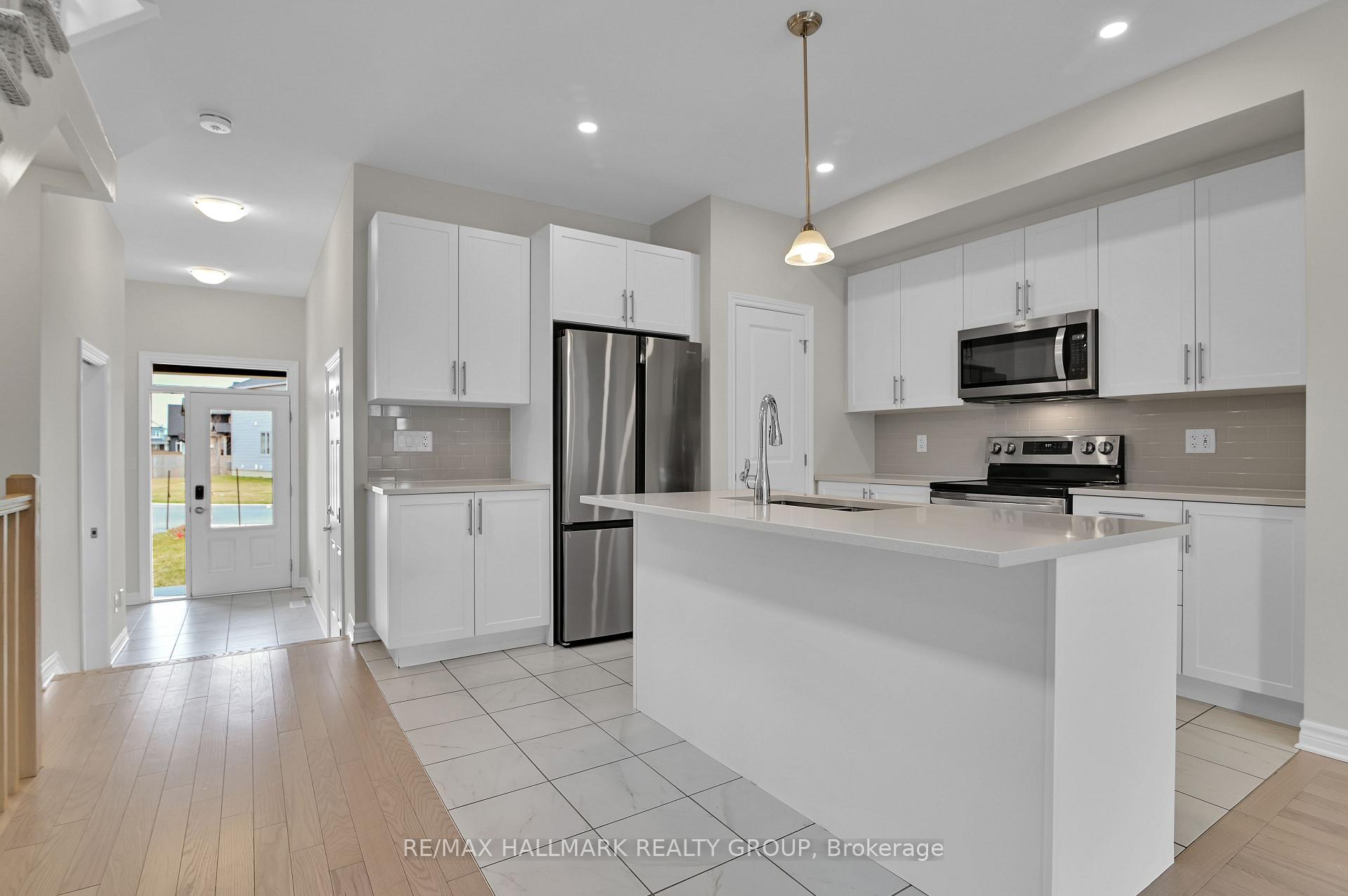 Photo 7 of 938 Socca Crescent, Ottawa, Notting Hill/Summerside — HOMEH