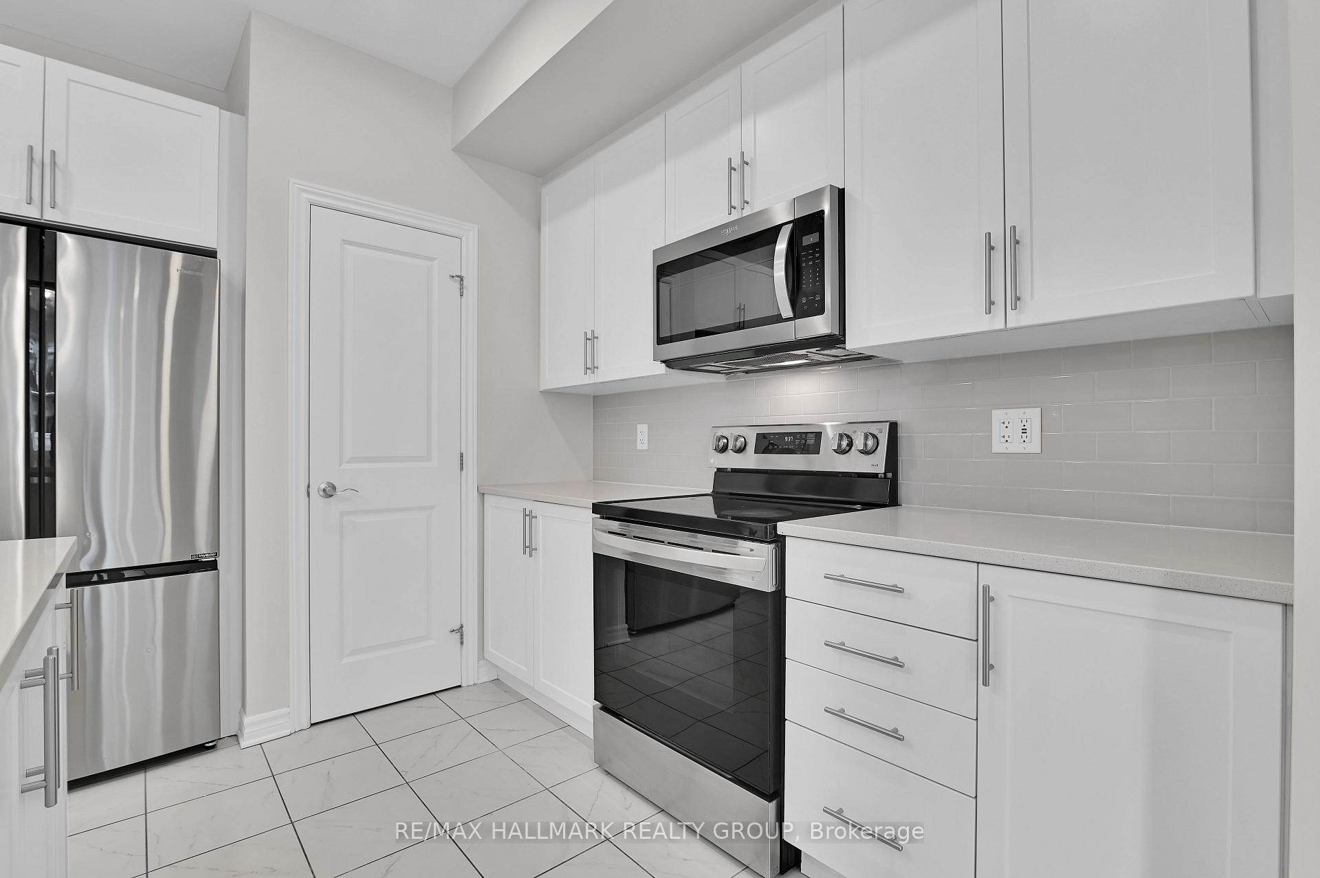 Photo 8 of 938 Socca Crescent, Ottawa, Notting Hill/Summerside — HOMEH