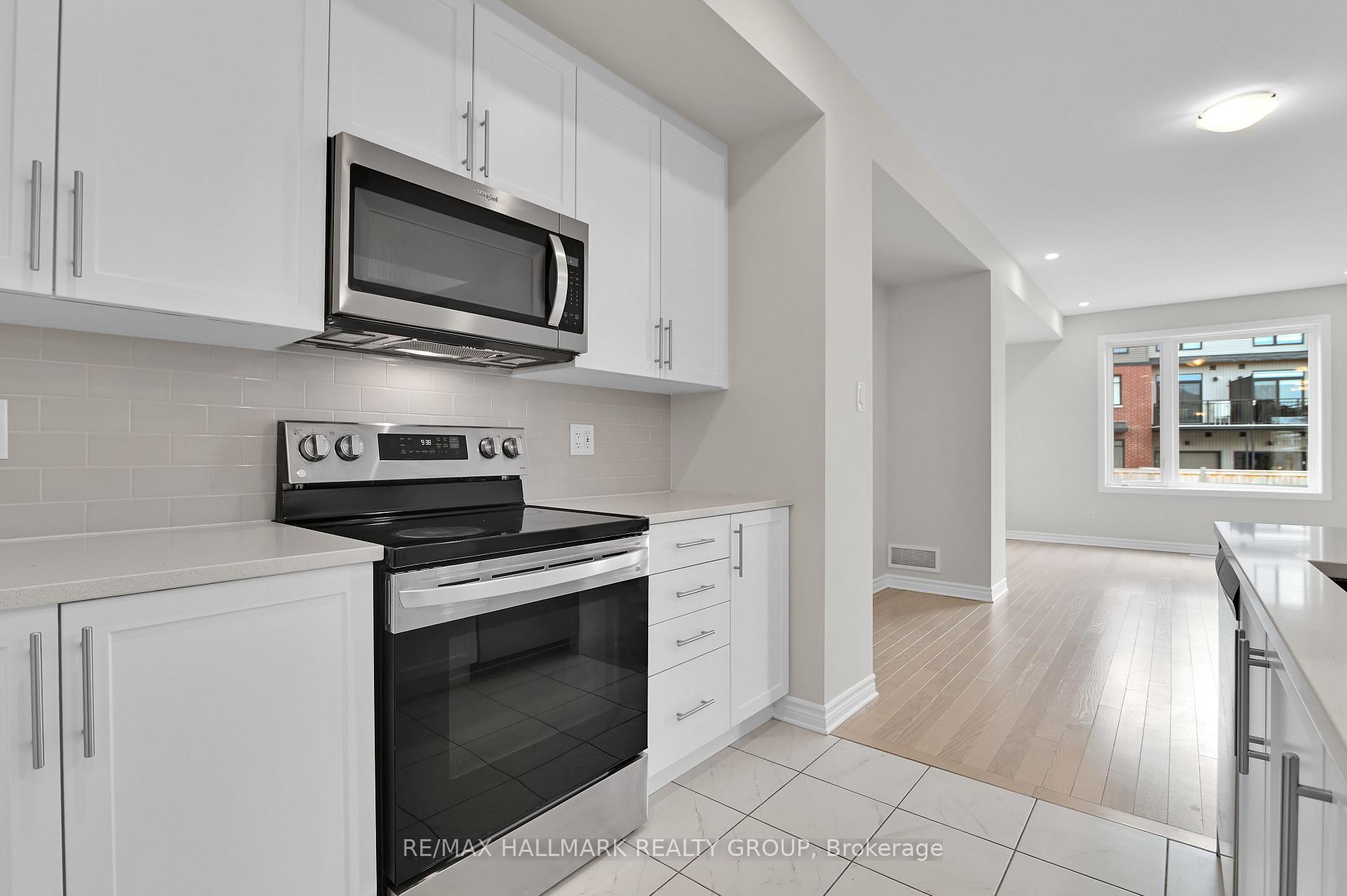 Photo 11 of 938 Socca Crescent, Ottawa, Notting Hill/Summerside — HOMEH