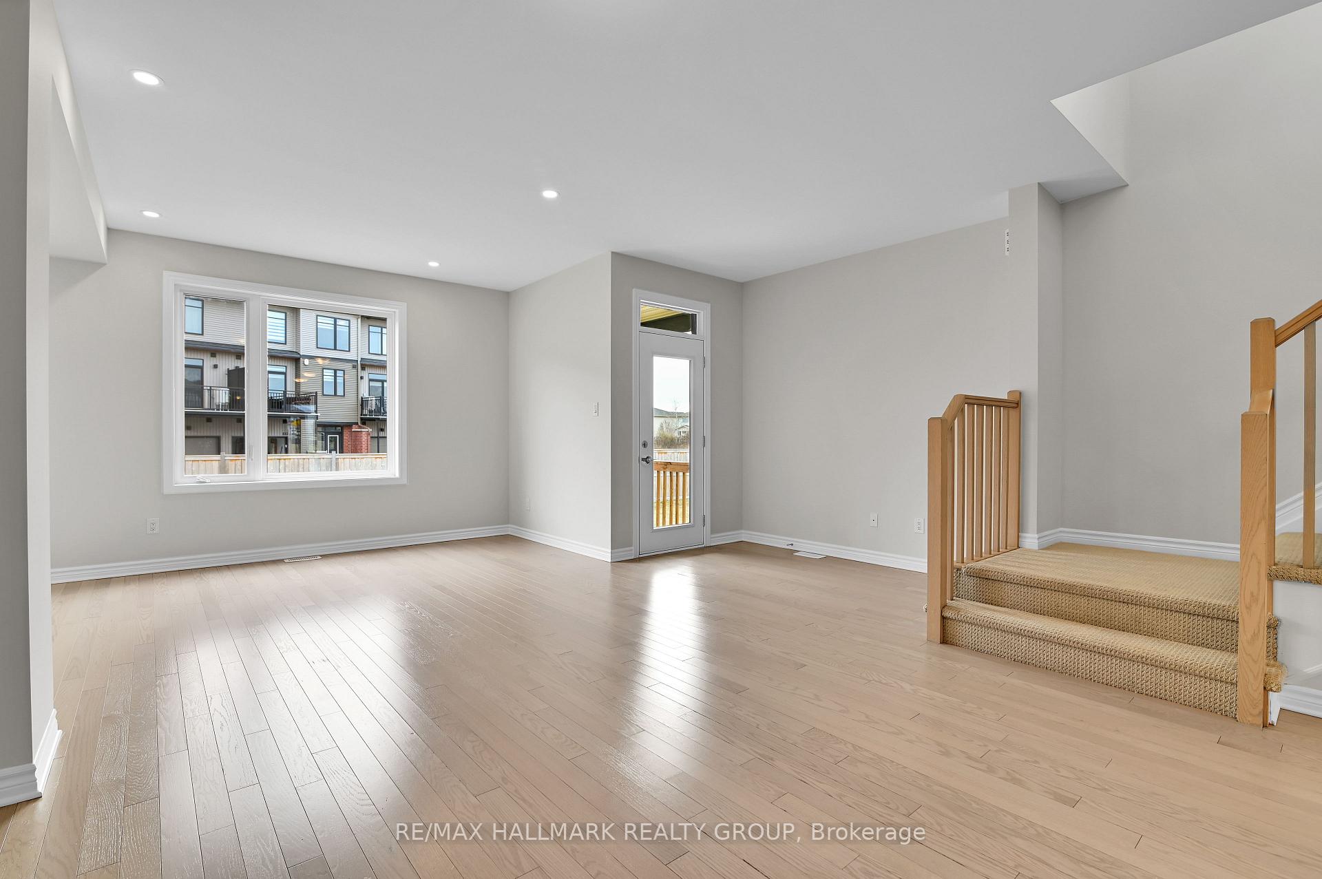 Photo 15 of 938 Socca Crescent, Ottawa, Notting Hill/Summerside — HOMEH