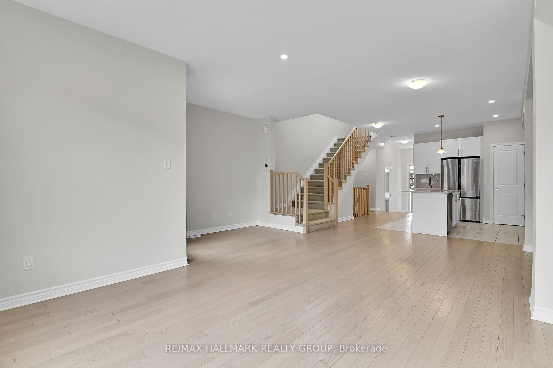 Photo 16 of 938 Socca Crescent, Ottawa, Notting Hill/Summerside — HOMEH