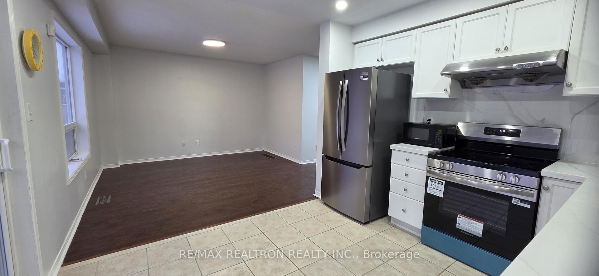 Photo 11 of 674 Brasswinds Trail, Oshawa, Pinecrest — HOMEH