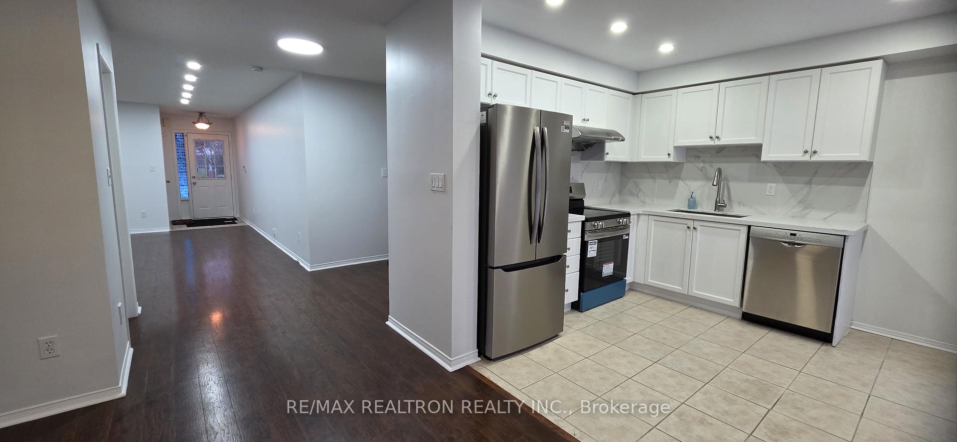 Photo 13 of 674 Brasswinds Trail, Oshawa, Pinecrest — HOMEH