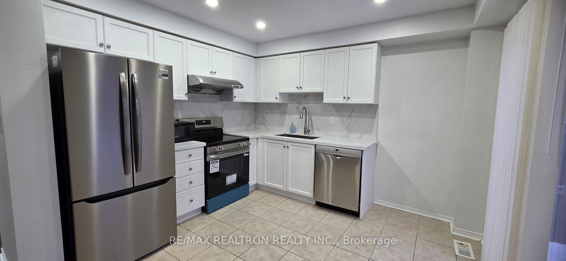 Photo 14 of 674 Brasswinds Trail, Oshawa, Pinecrest — HOMEH