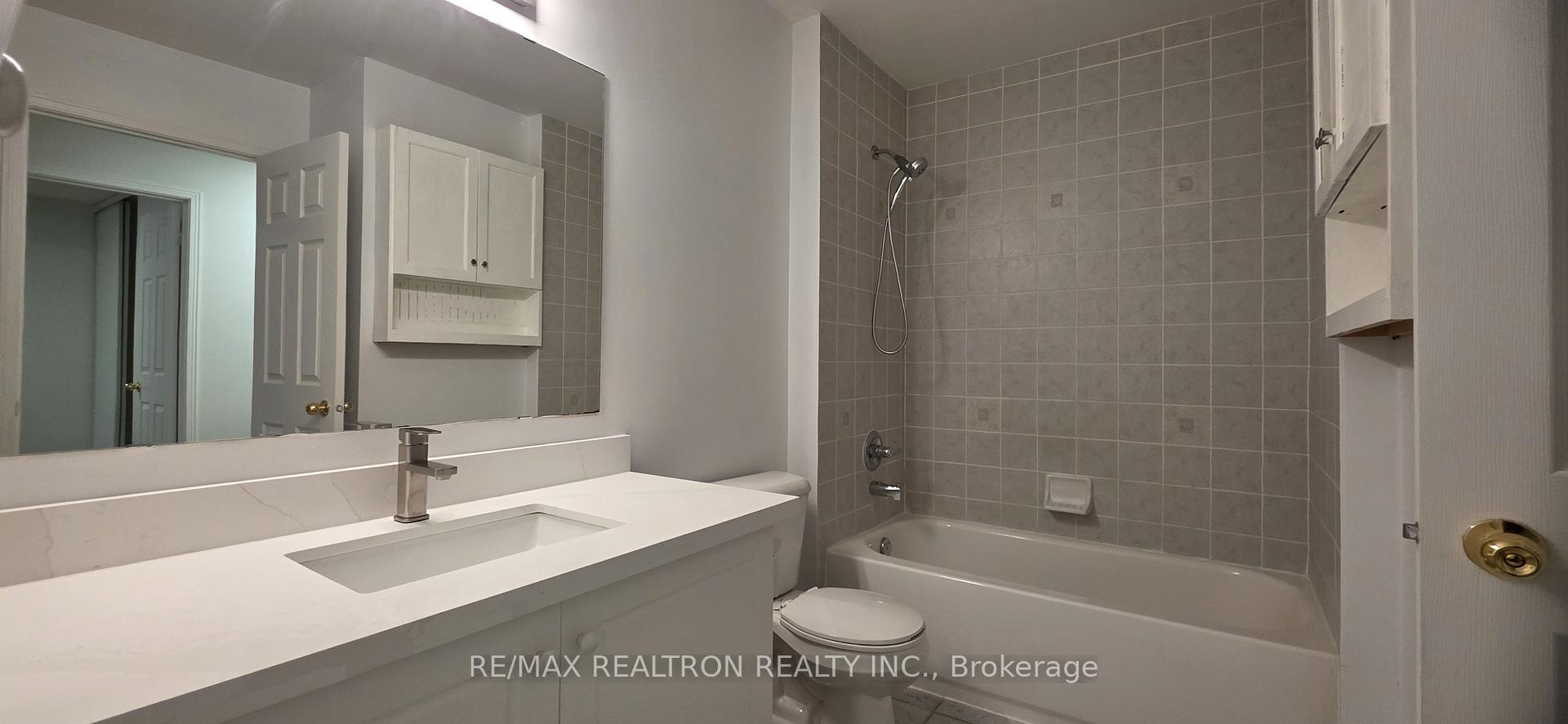 Photo 25 of 674 Brasswinds Trail, Oshawa, Pinecrest — HOMEH