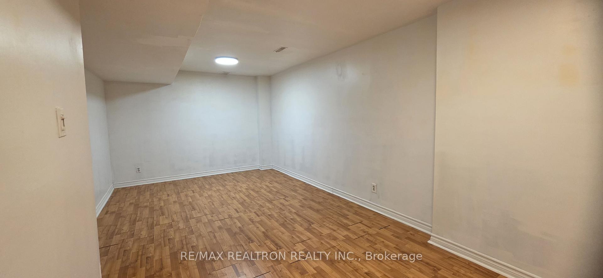 Photo 30 of 674 Brasswinds Trail, Oshawa, Pinecrest — HOMEH