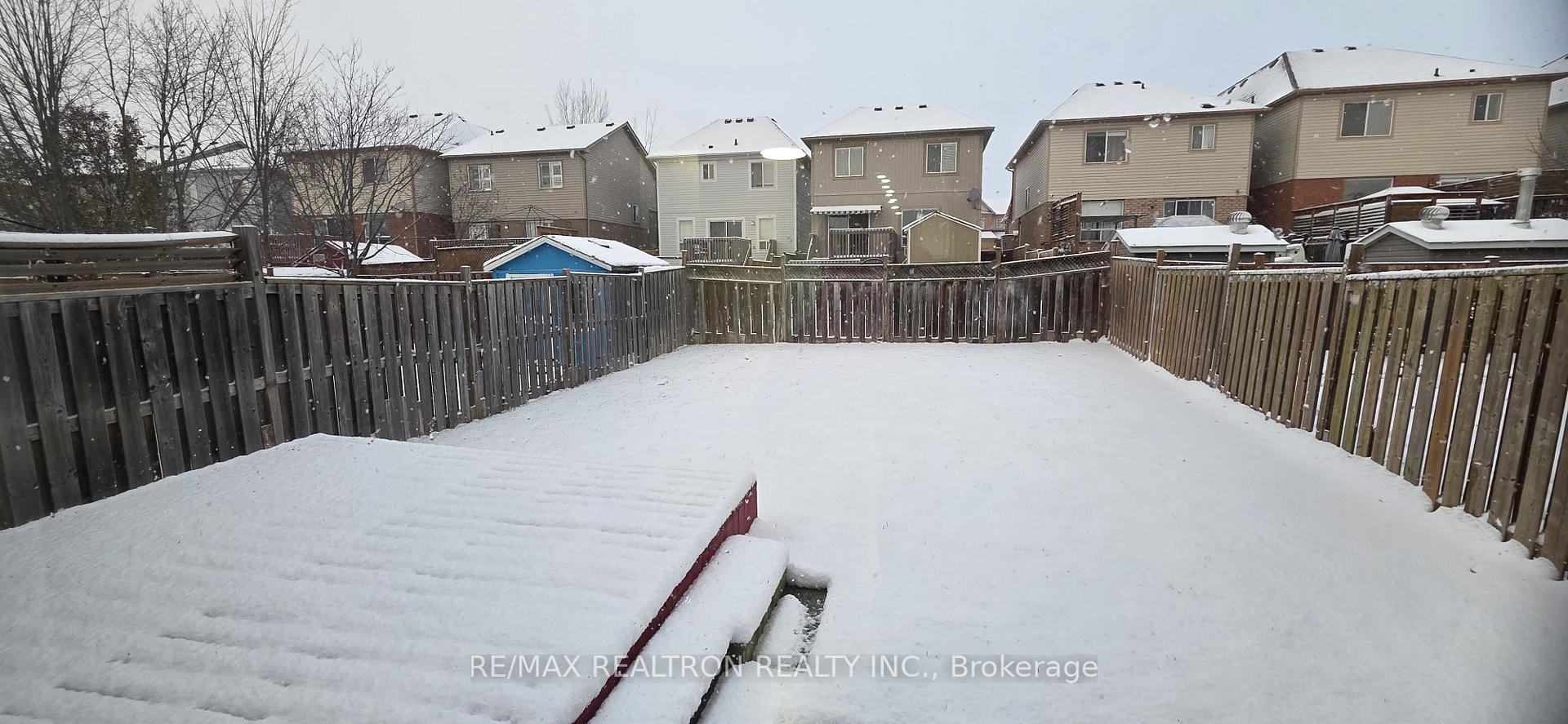 Photo 33 of 674 Brasswinds Trail, Oshawa, Pinecrest — HOMEH