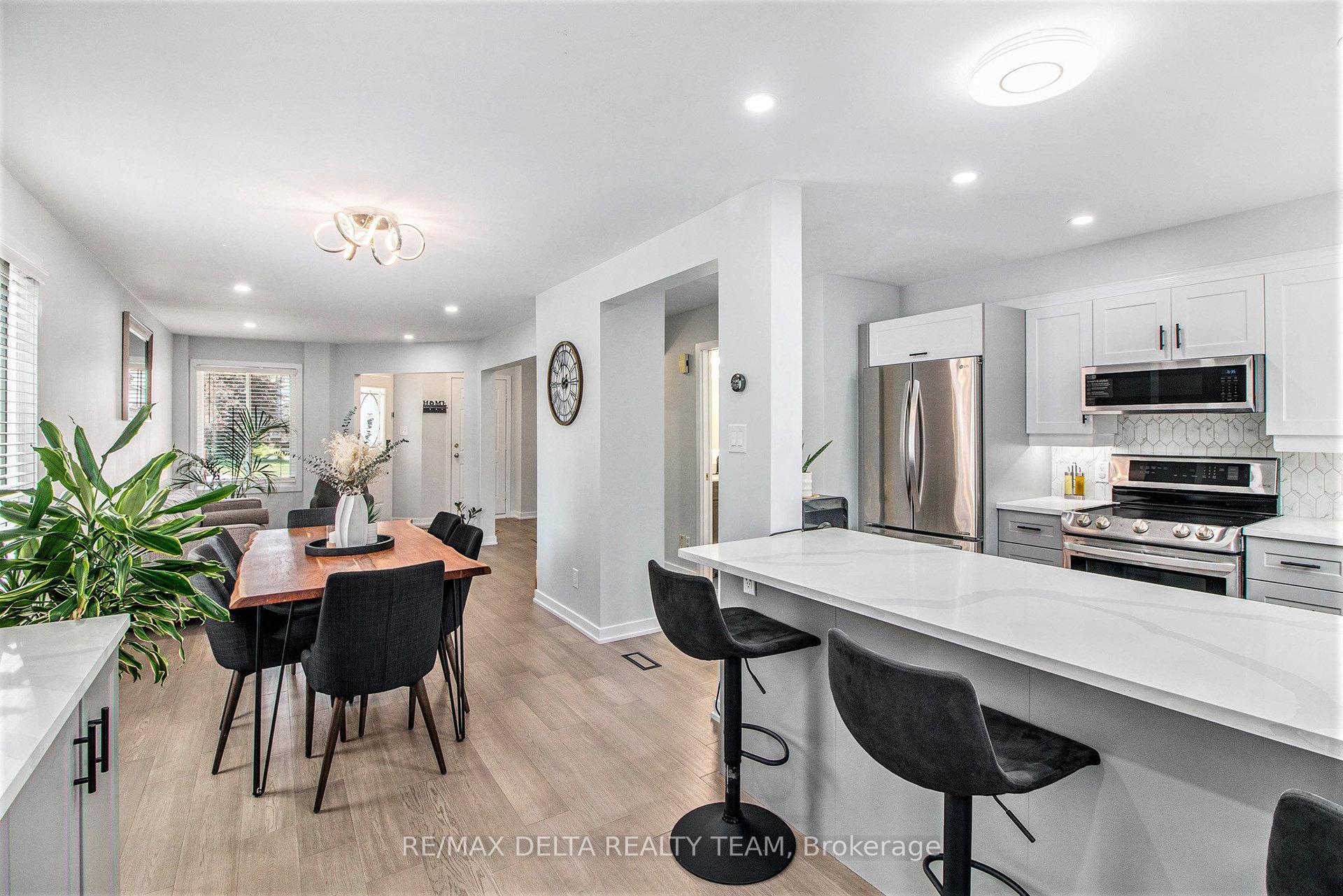 Photo 3 of 1833 Hialeah Drive, Ottawa, Fallingbrook/Gardenway South — HOMEH