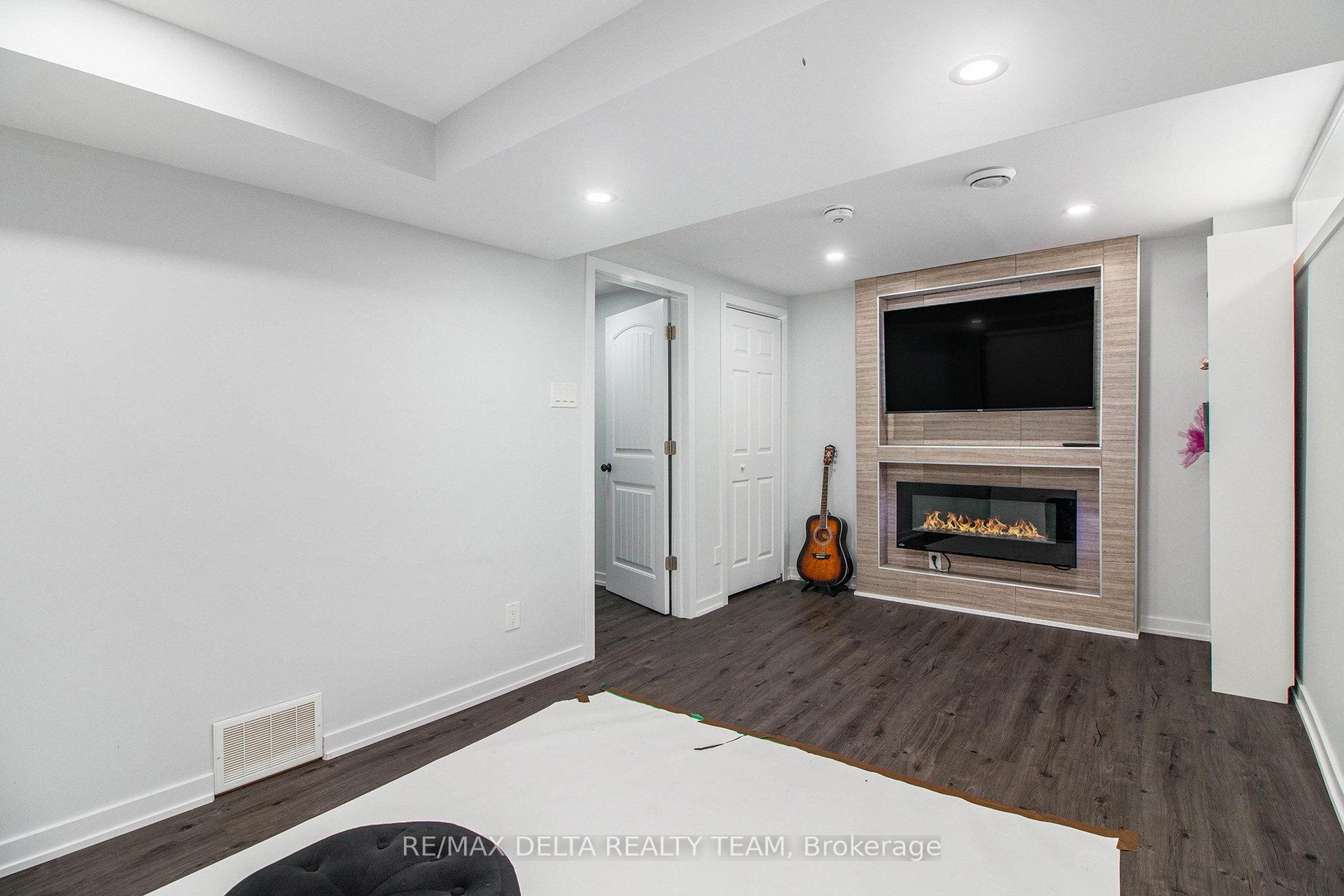 Photo 11 of 1833 Hialeah Drive, Ottawa, Fallingbrook/Gardenway South — HOMEH