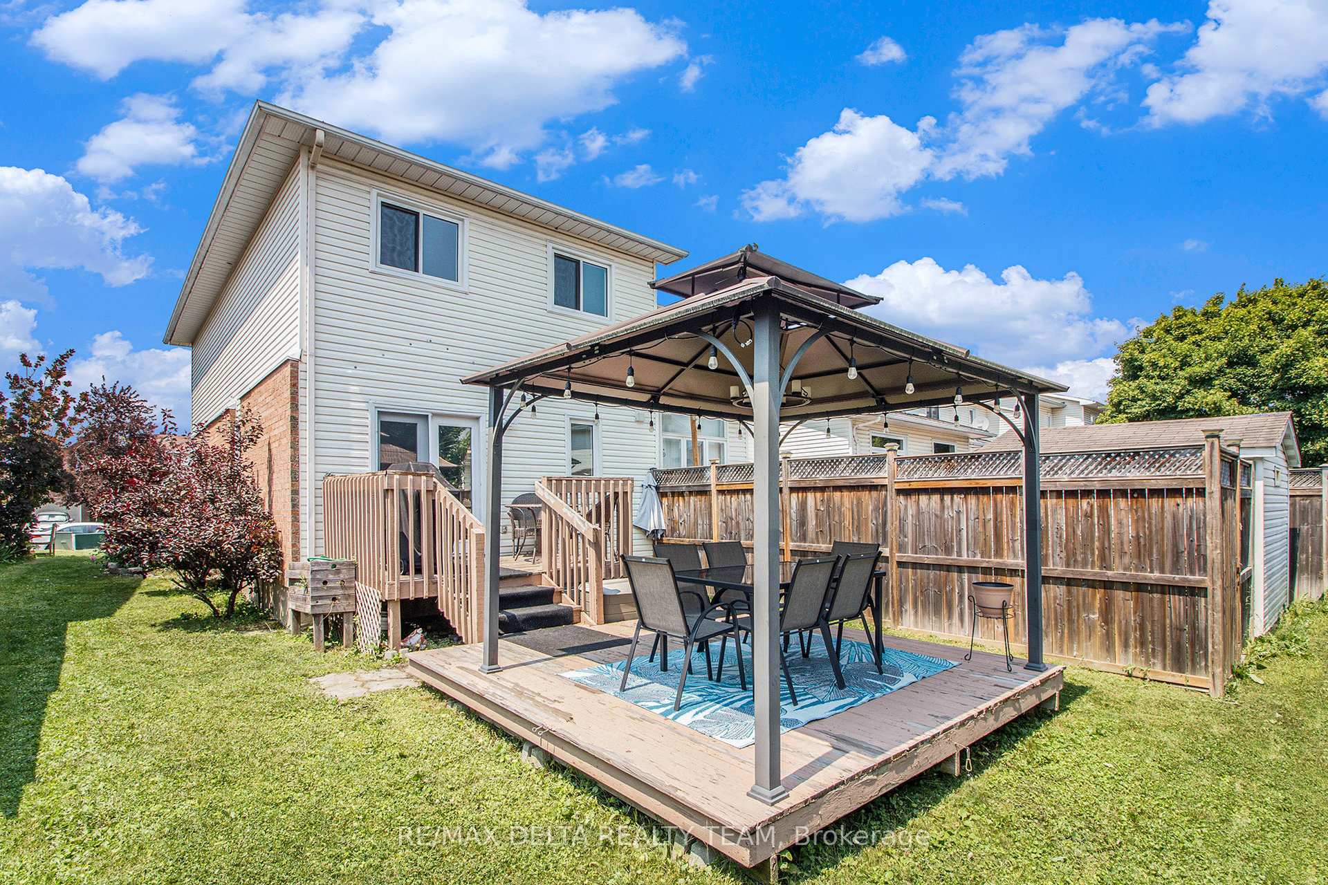 Photo 13 of 1833 Hialeah Drive, Ottawa, Fallingbrook/Gardenway South — HOMEH