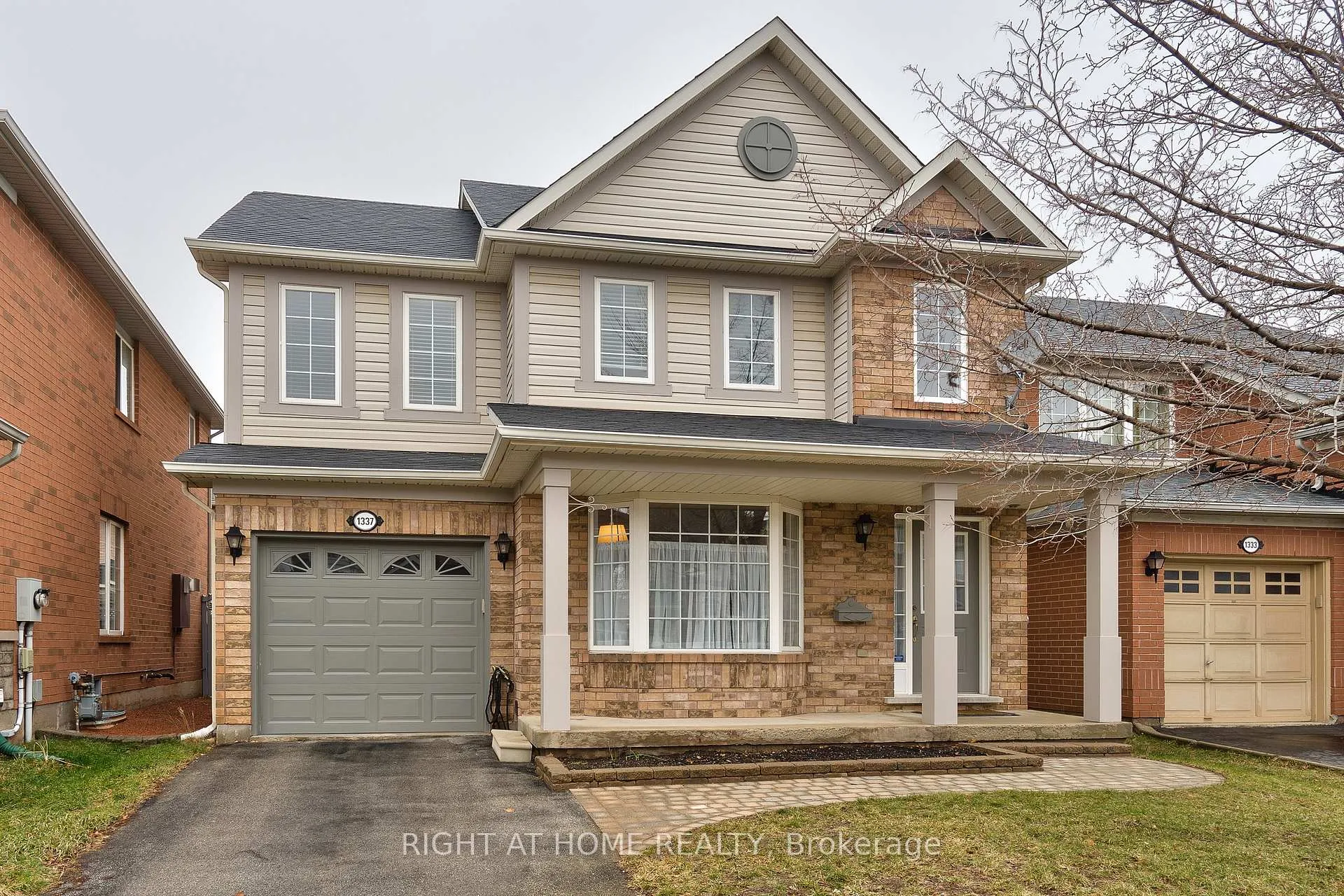 Photo 2 of 1337 Goldhawk Trail, Oakville, West Oak Trails — HOMEH
