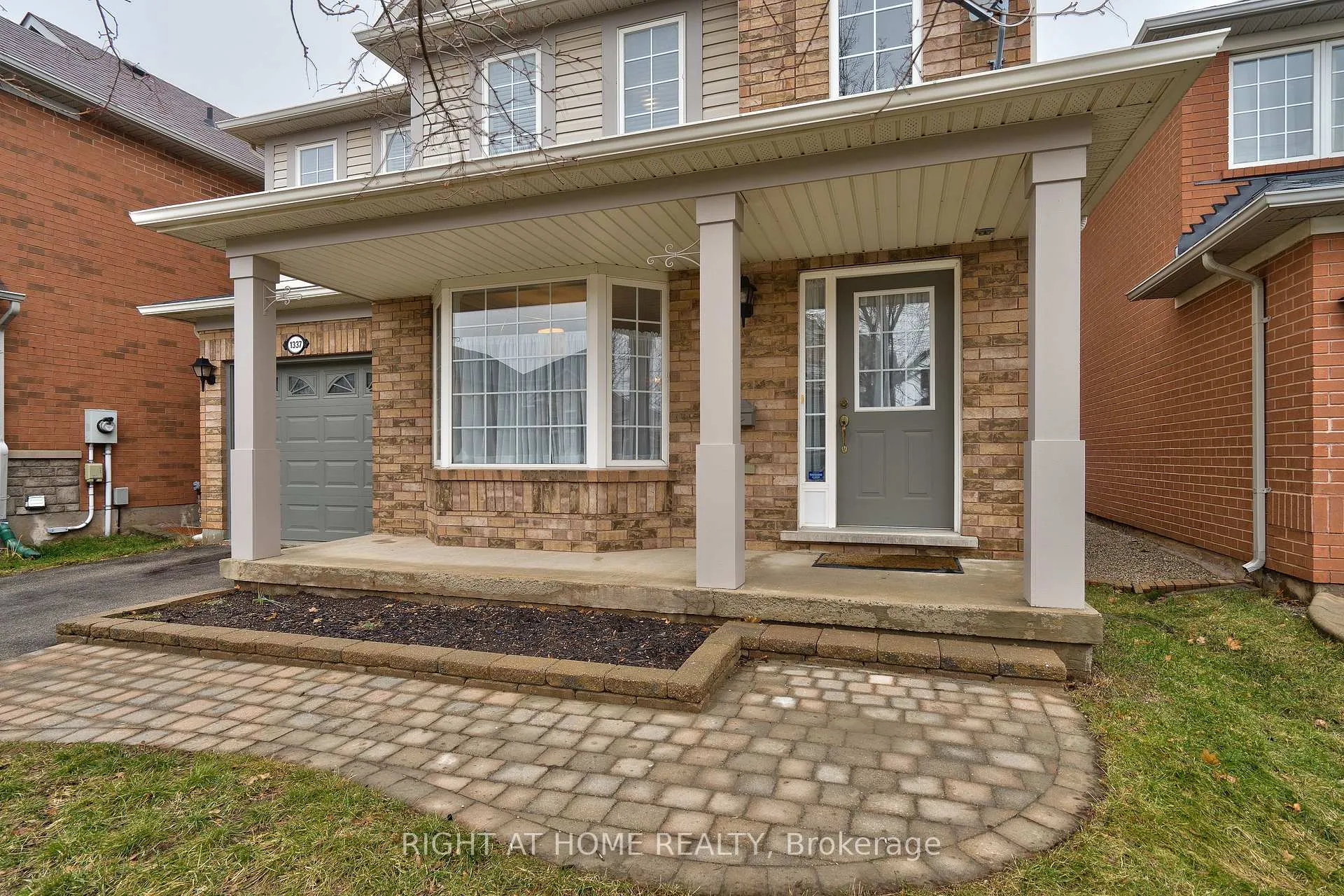 Photo 3 of 1337 Goldhawk Trail, Oakville, West Oak Trails — HOMEH