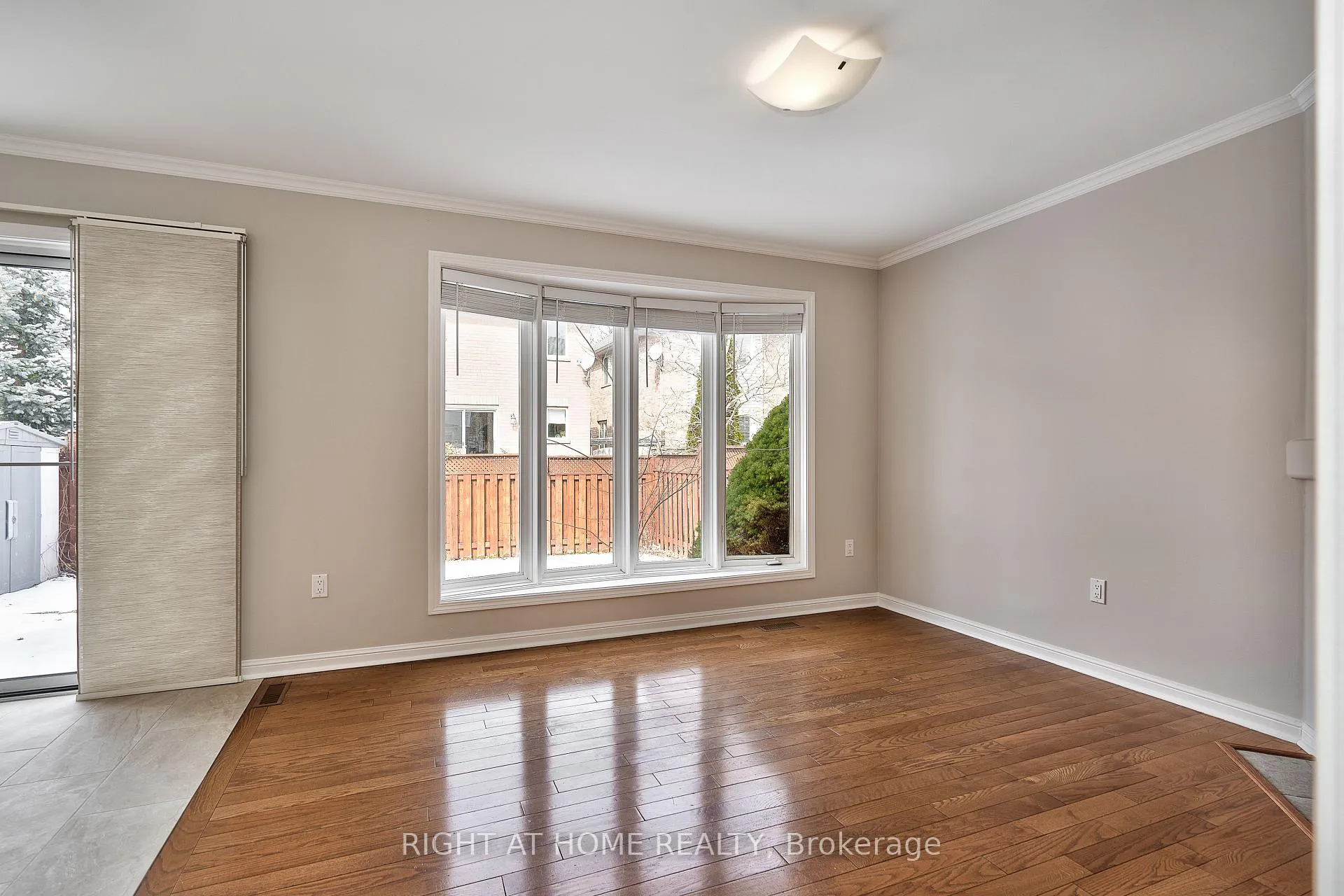 Photo 7 of 1337 Goldhawk Trail, Oakville, West Oak Trails — HOMEH