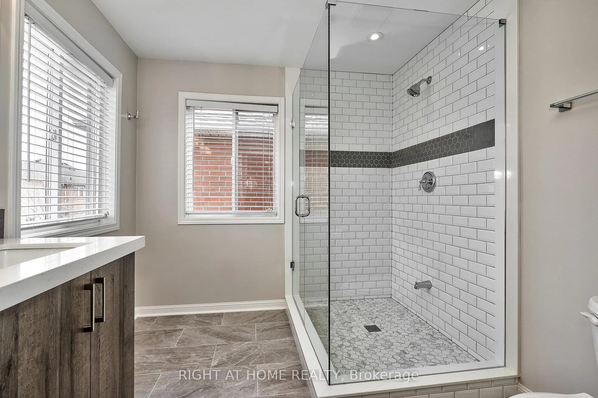Photo 15 of 1337 Goldhawk Trail, Oakville, West Oak Trails — HOMEH