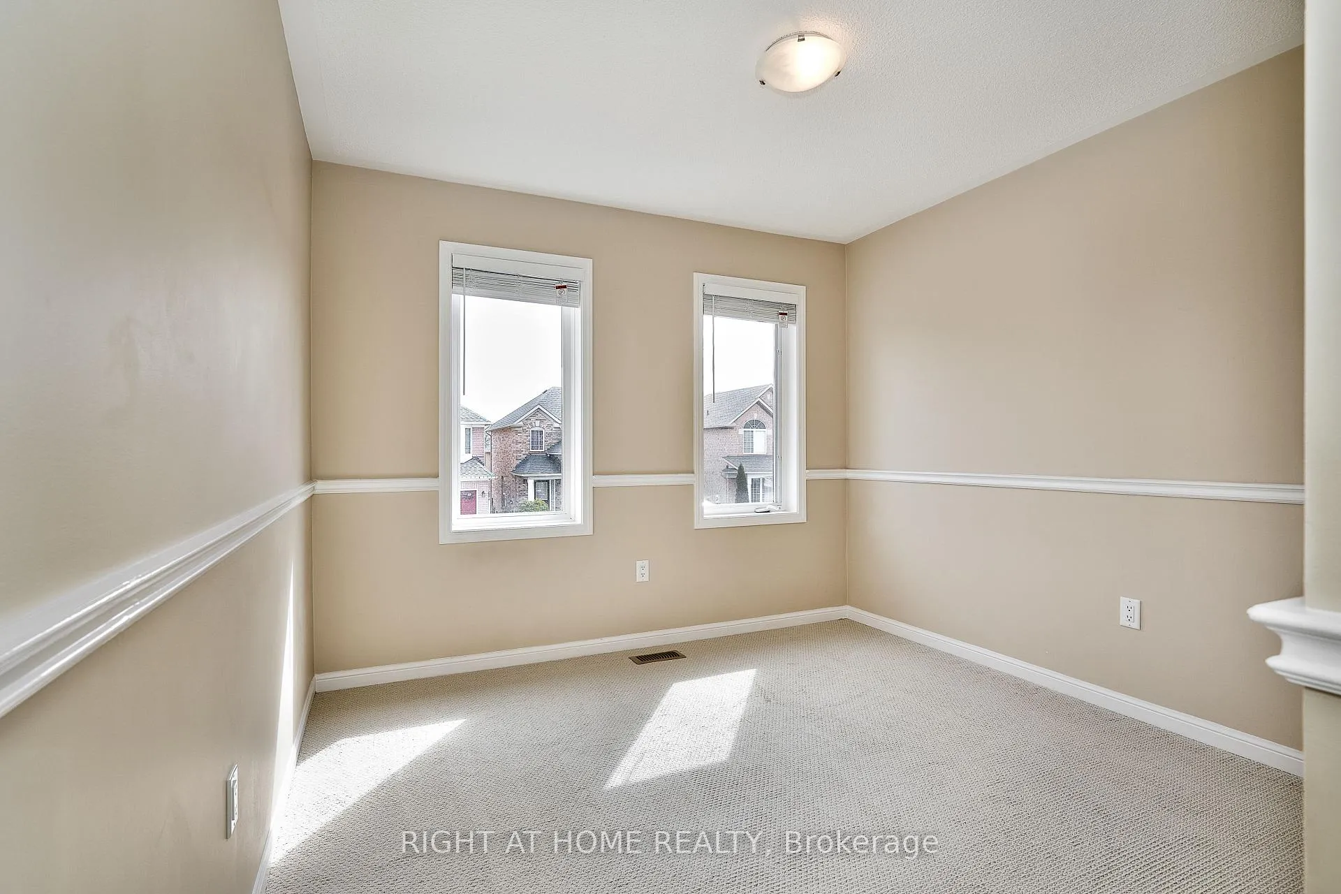 Photo 16 of 1337 Goldhawk Trail, Oakville, West Oak Trails — HOMEH