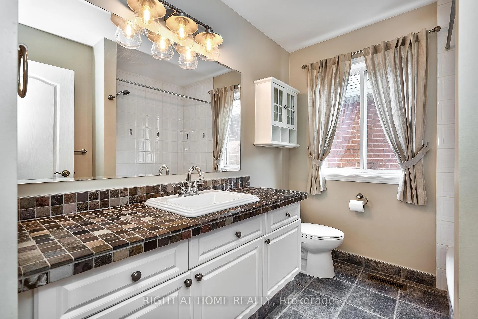 Photo 19 of 1337 Goldhawk Trail, Oakville, West Oak Trails — HOMEH
