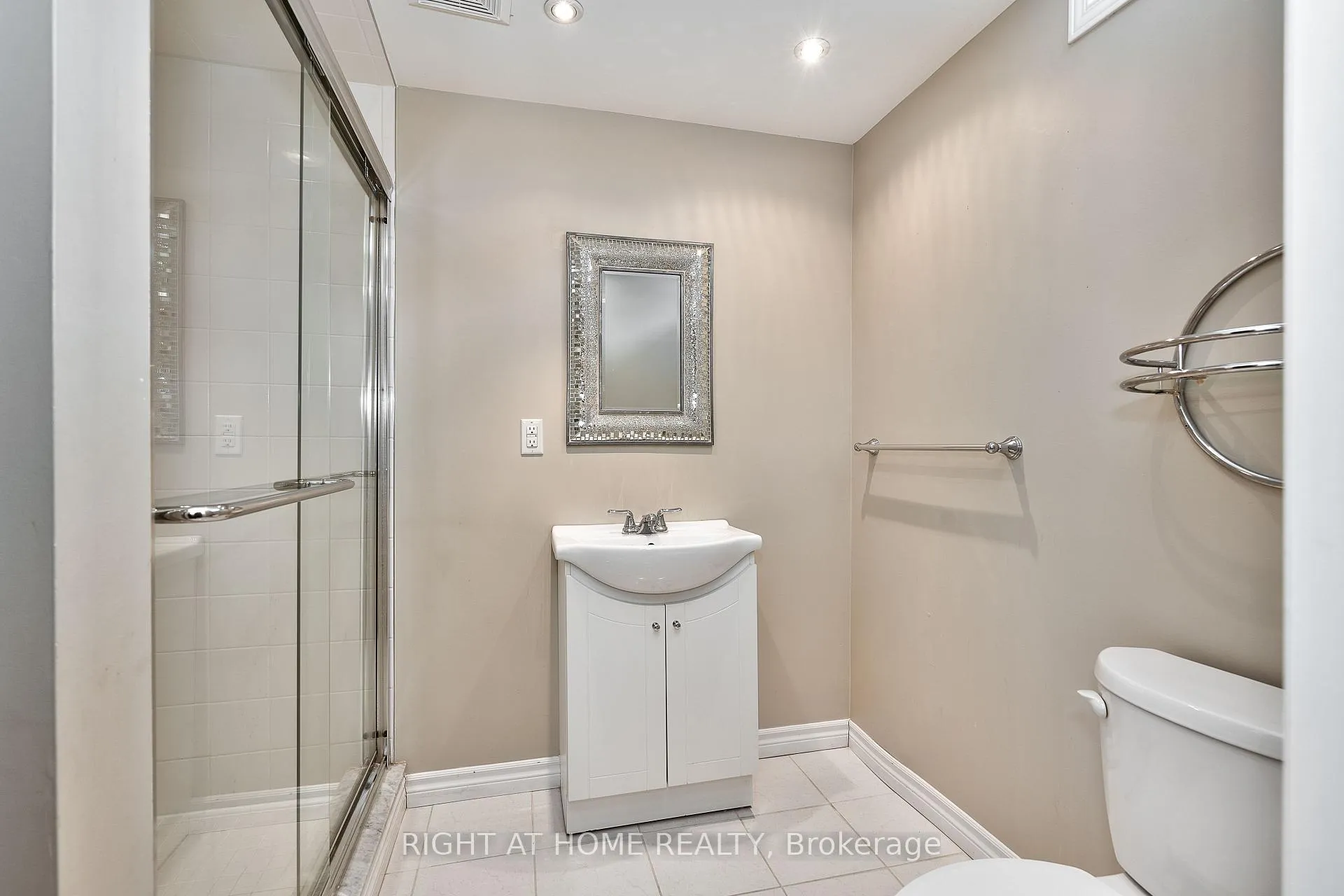 Photo 23 of 1337 Goldhawk Trail, Oakville, West Oak Trails — HOMEH