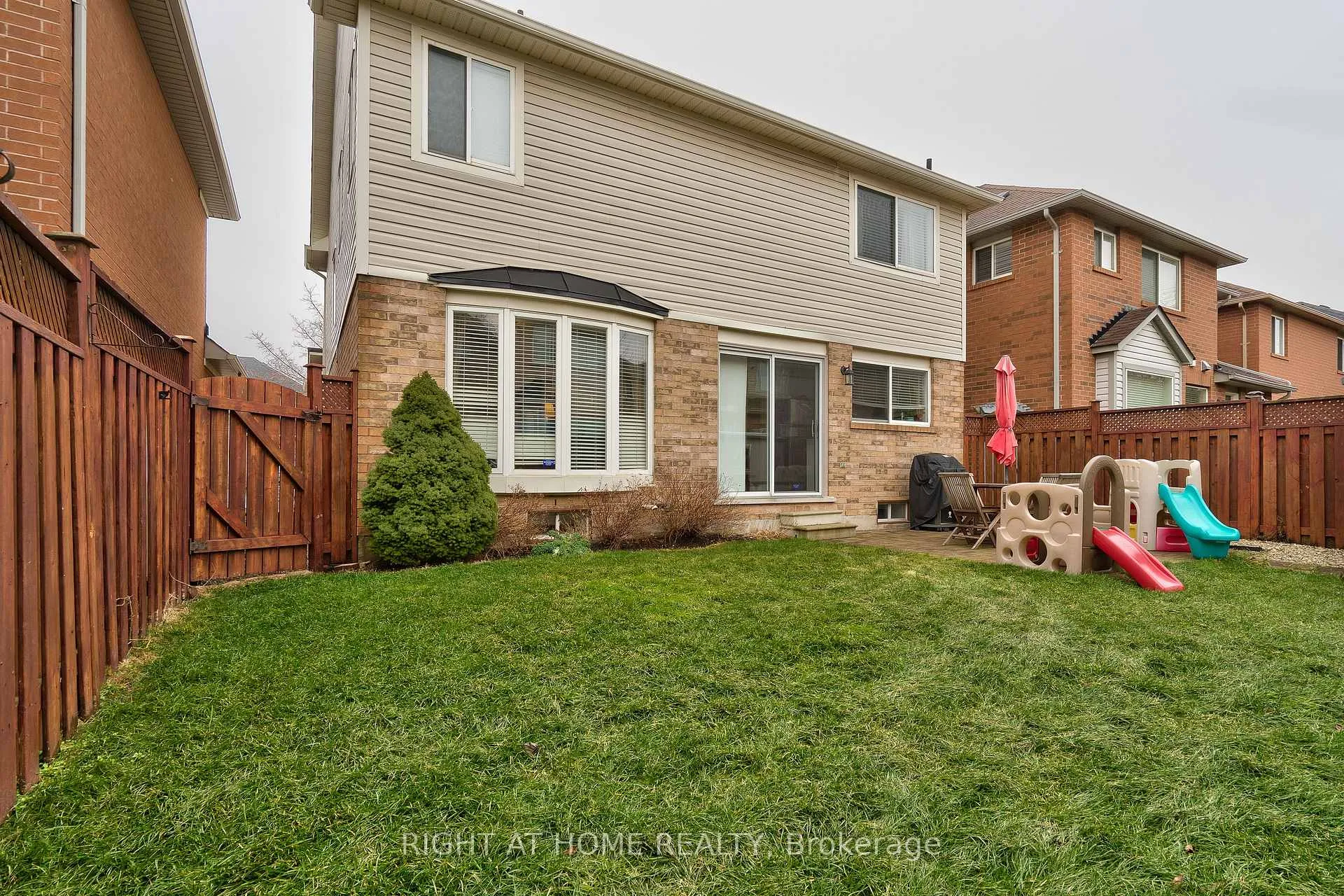 Photo 26 of 1337 Goldhawk Trail, Oakville, West Oak Trails — HOMEH