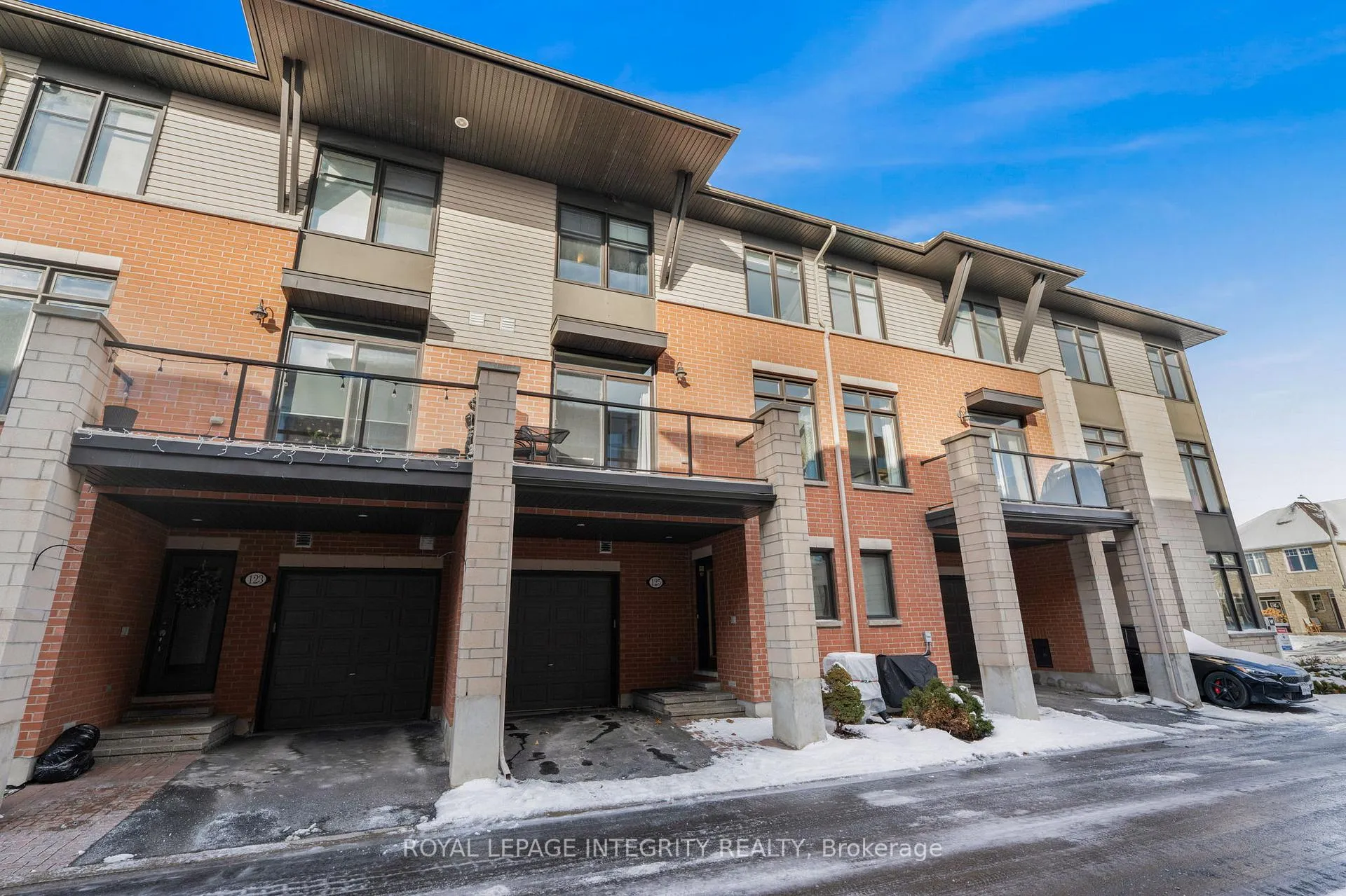 Photo 2 of 125 Chaperal Private, Ottawa, Avalon West — HOMEH