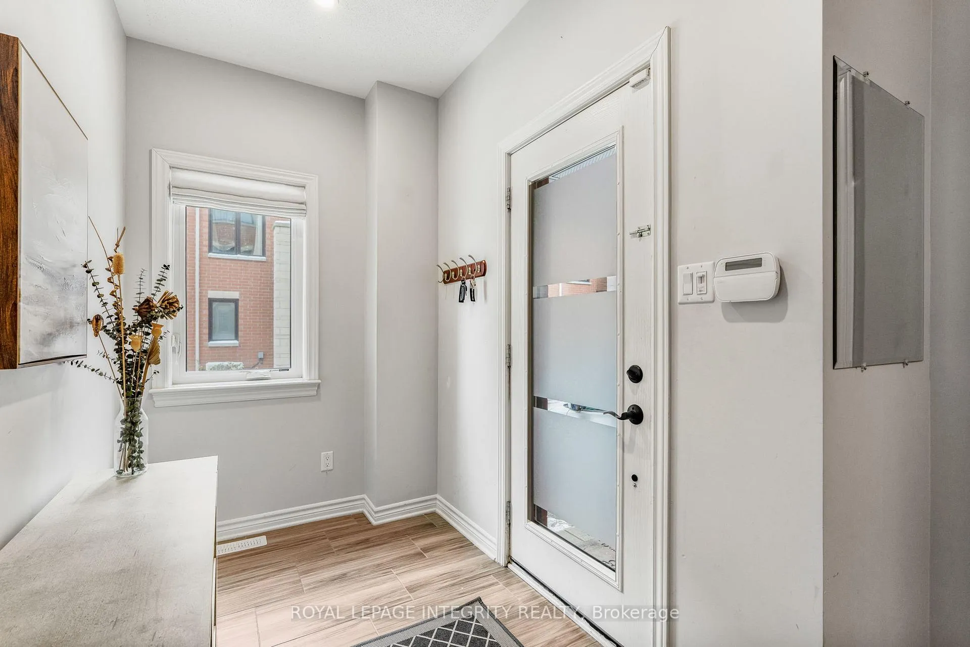 Photo 4 of 125 Chaperal Private, Ottawa, Avalon West — HOMEH