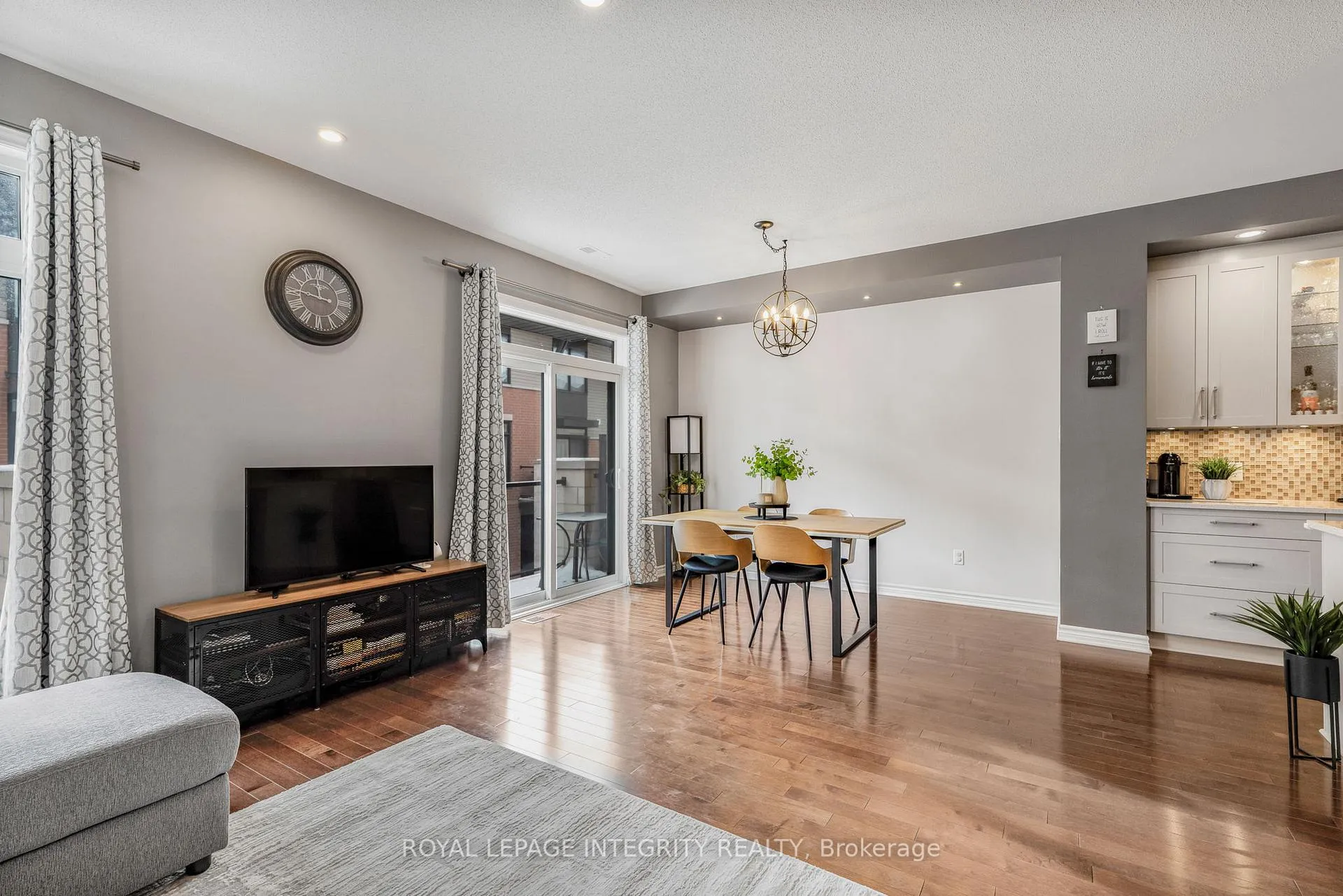 Photo 10 of 125 Chaperal Private, Ottawa, Avalon West — HOMEH