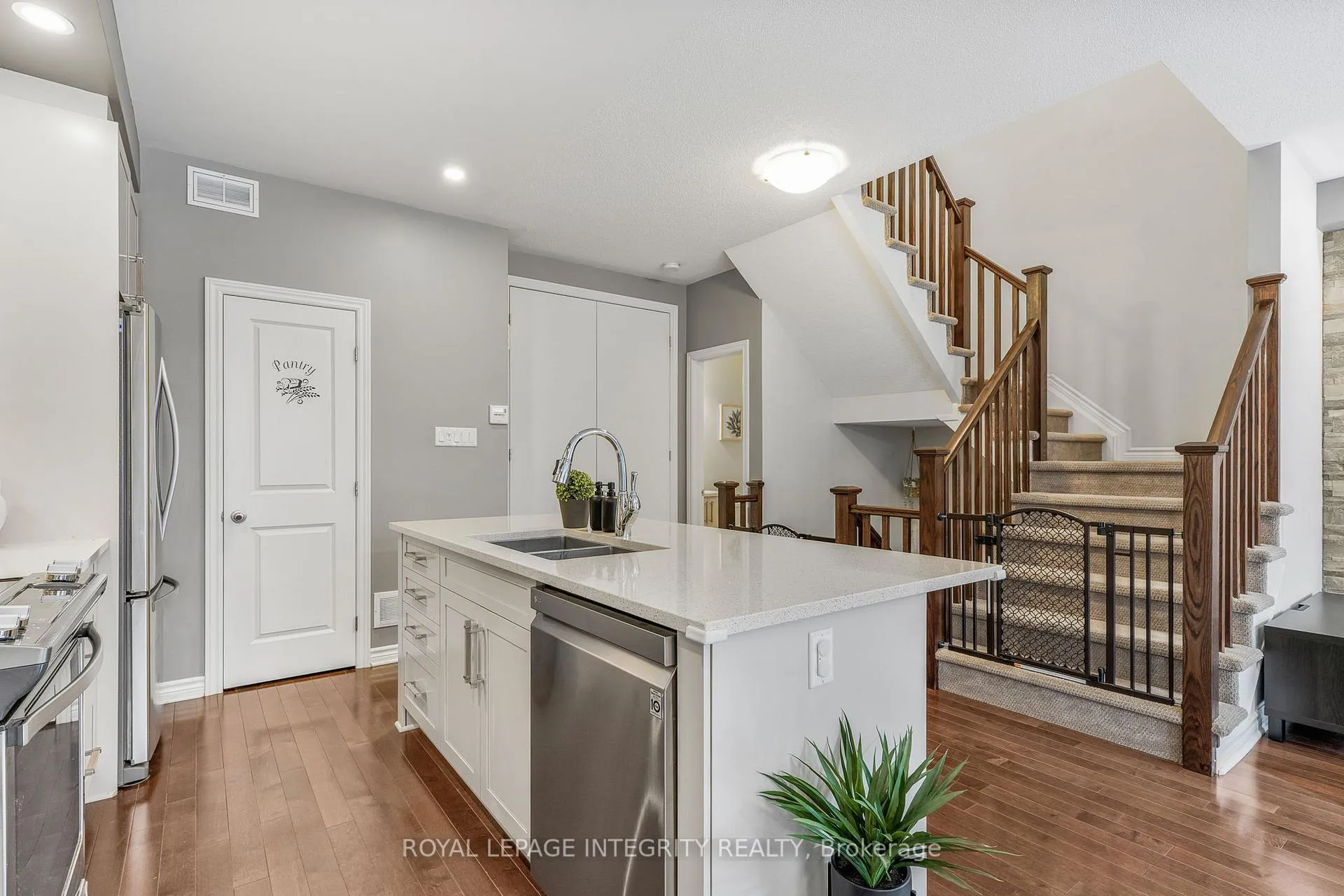 Photo 15 of 125 Chaperal Private, Ottawa, Avalon West — HOMEH