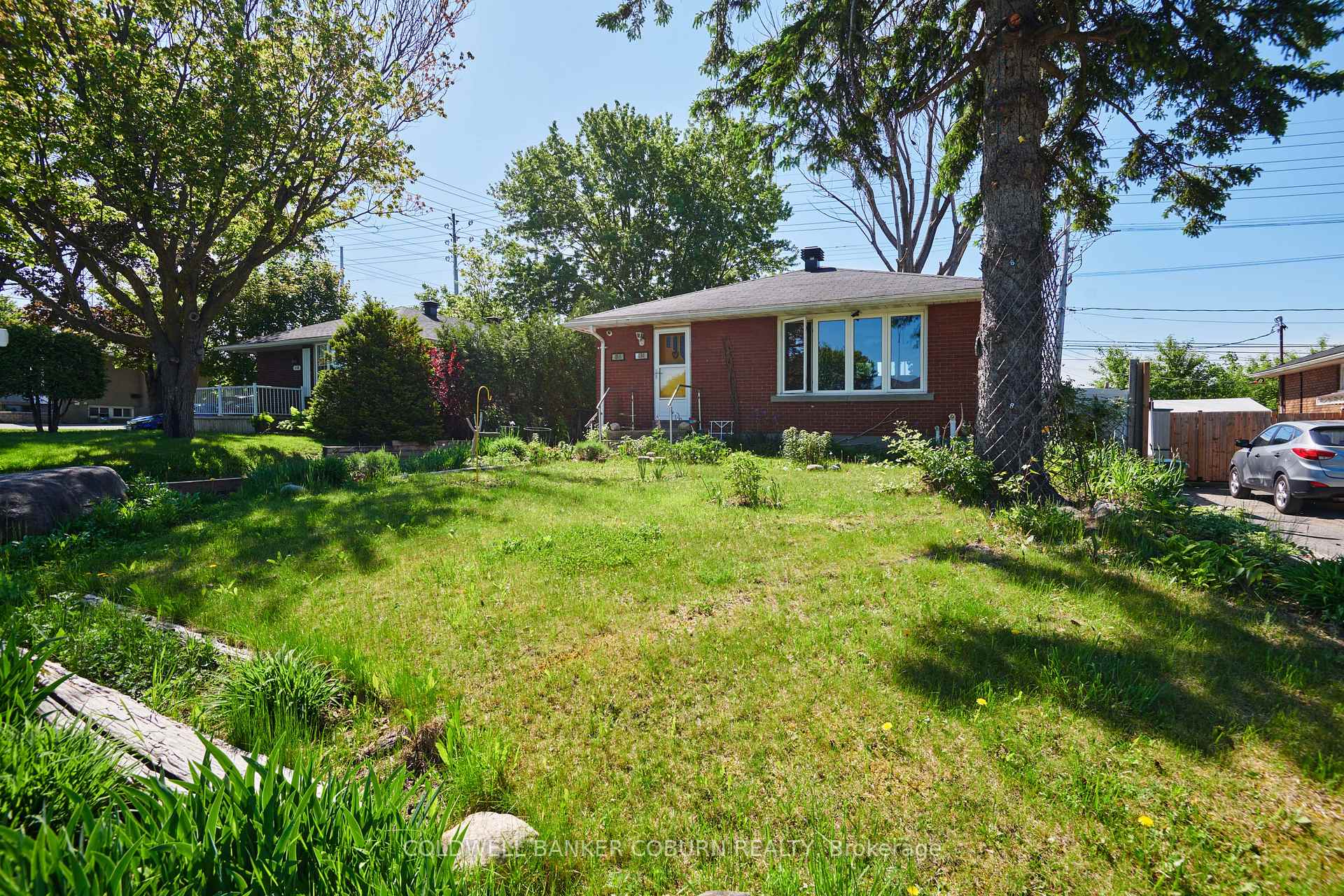 Photo 2 of 414 - 416 Presland Road, Ottawa, Overbrook/Castle Heights — HOMEH