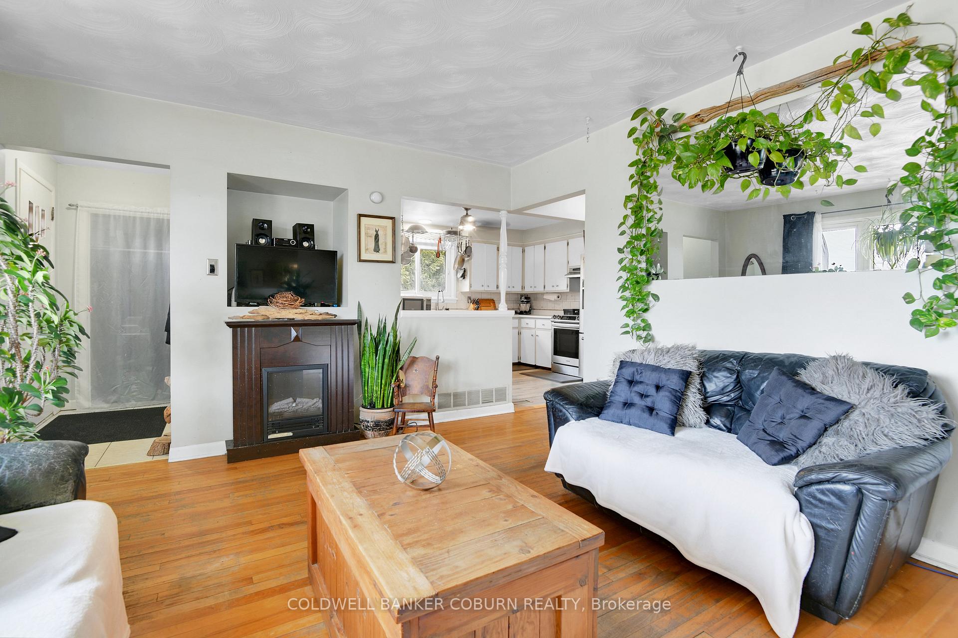 Photo 8 of 414 - 416 Presland Road, Ottawa, Overbrook/Castle Heights — HOMEH