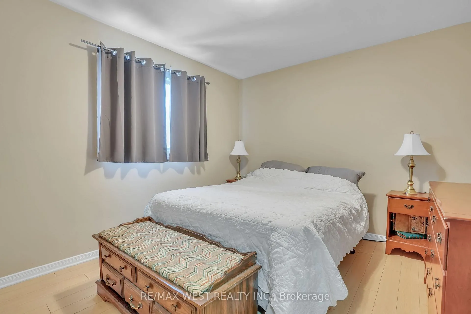 Photo 5 of 408 Couchiching Point Road, Orillia — HOMEH
