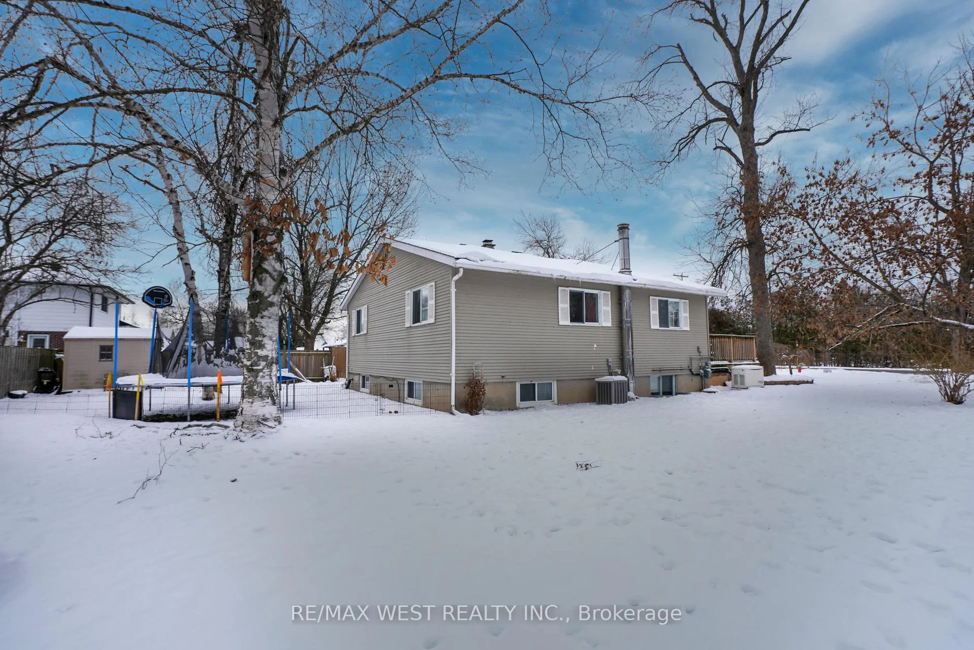 Photo 9 of 408 Couchiching Point Road, Orillia — HOMEH