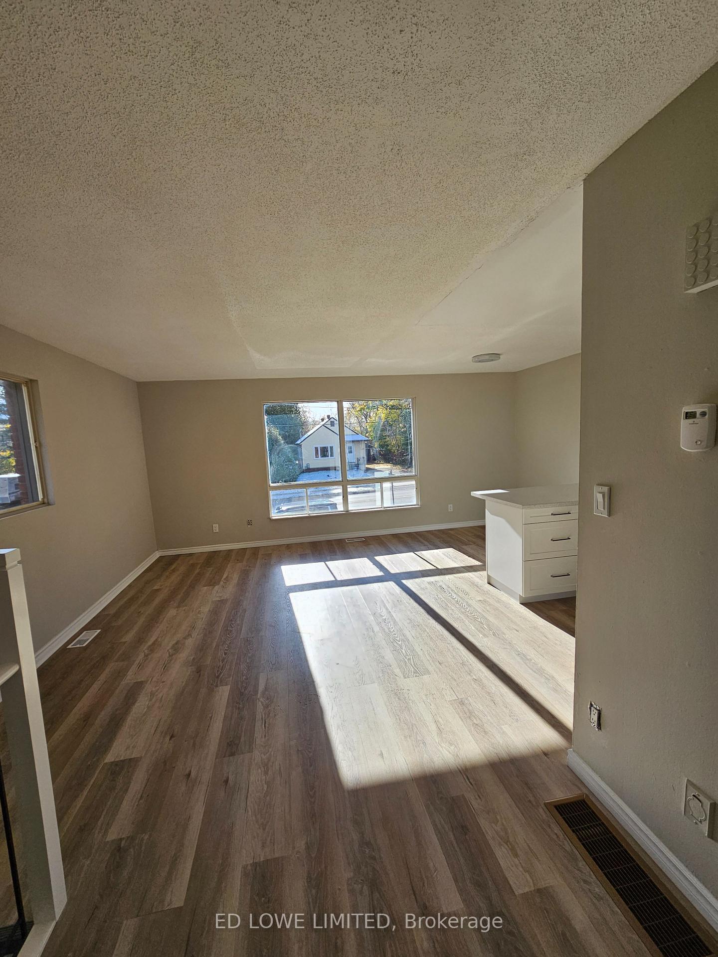Photo 5 of Unit 6, 206 Barrie Road, Orillia — HOMEH