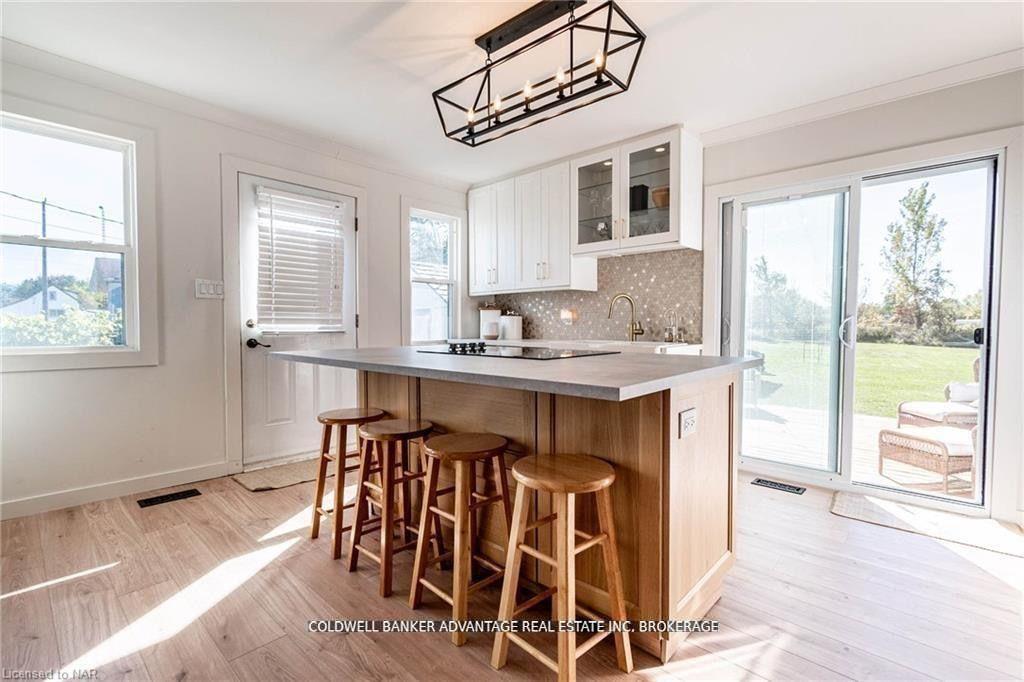 Photo 3 of 802 Highway 20, Pelham, Fenwick — HOMEH
