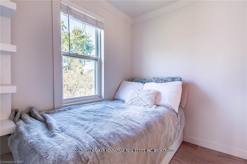 Photo 10 of 802 Highway 20, Pelham, Fenwick — HOMEH