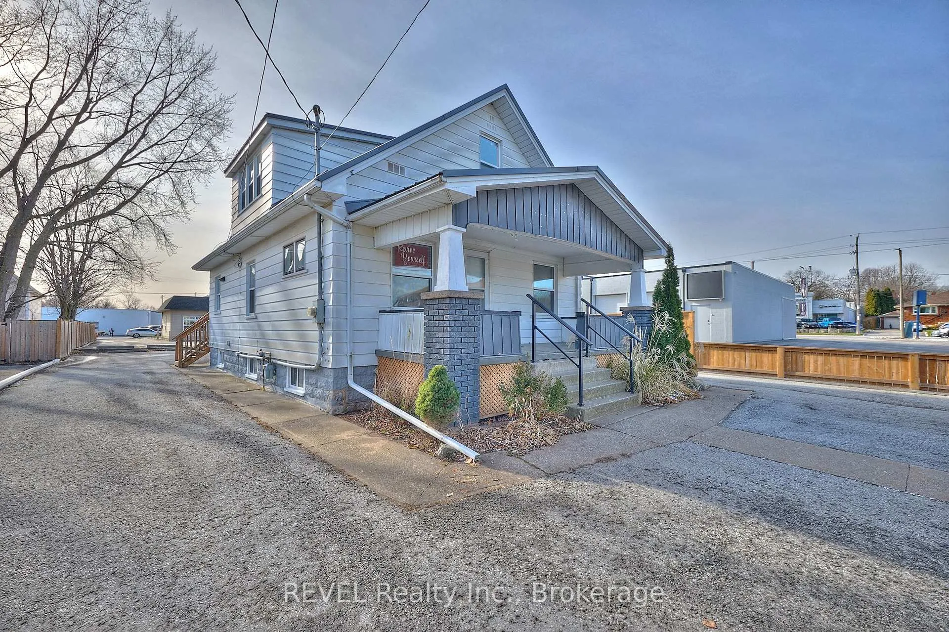 Front of Unit 2, 6172 William Street