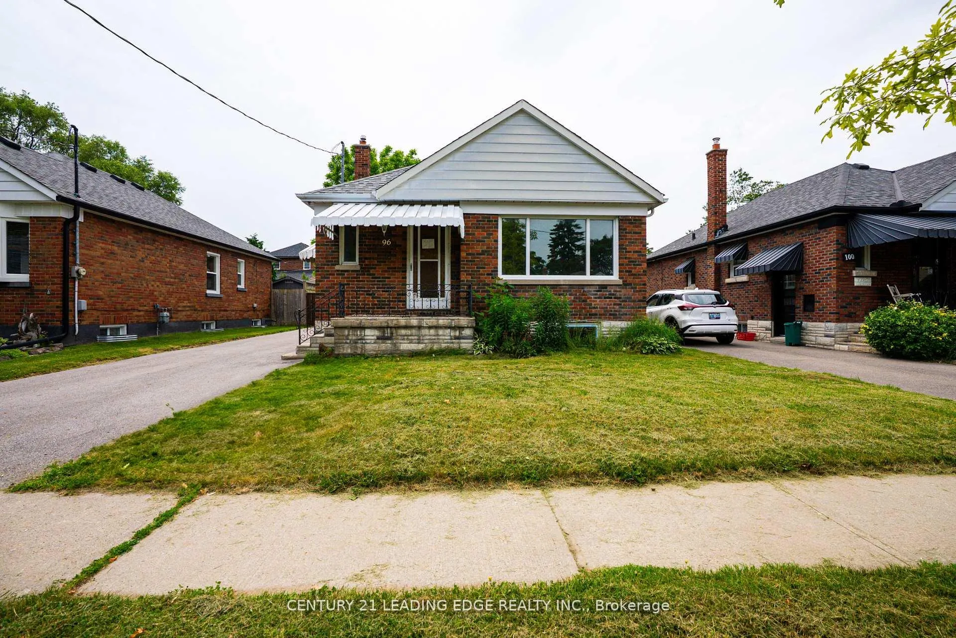 Front of 96 Oakes Avenue