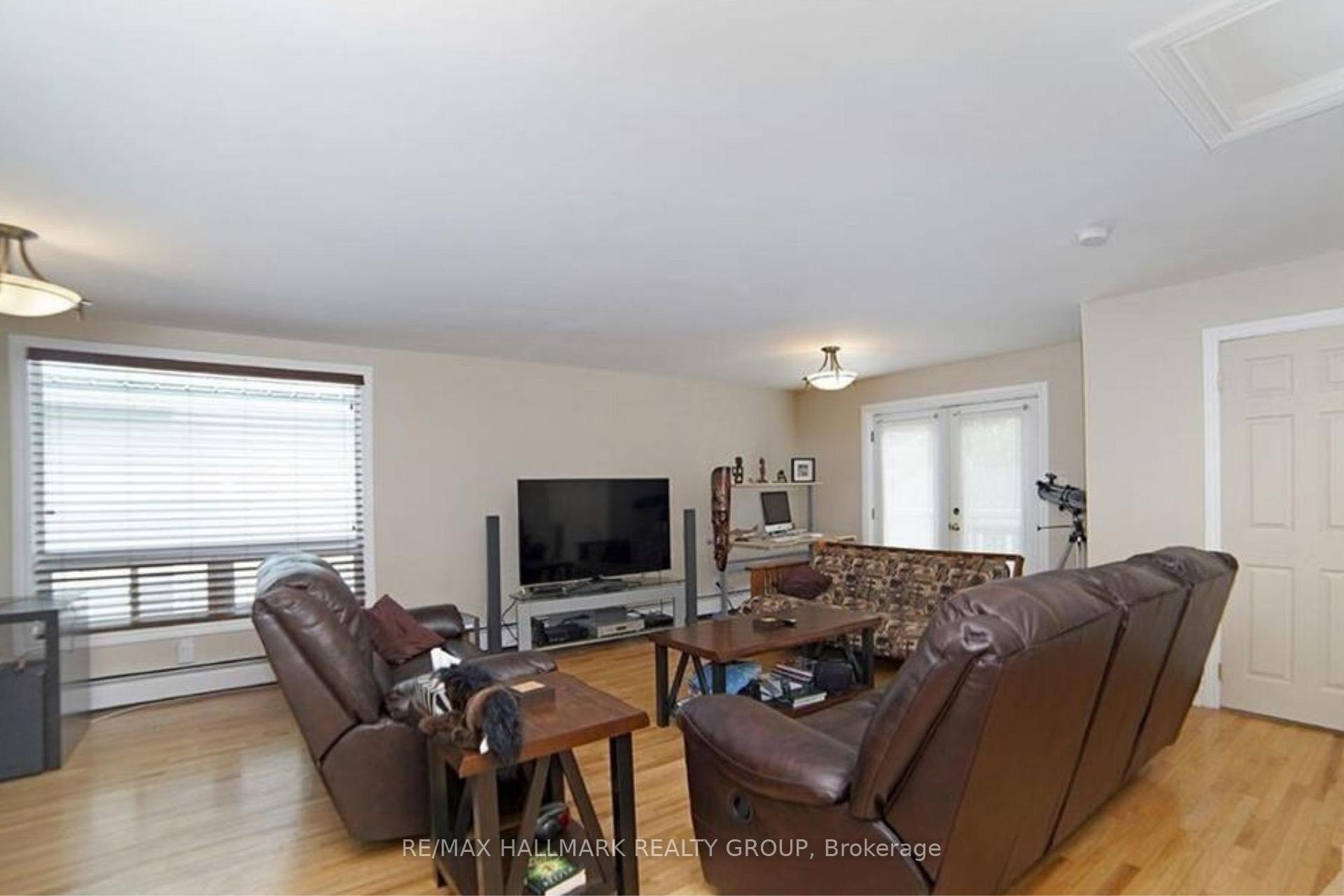 Photo 5 of 515 Guy Street, Ottawa, Overbrook/Castle Heights — HOMEH